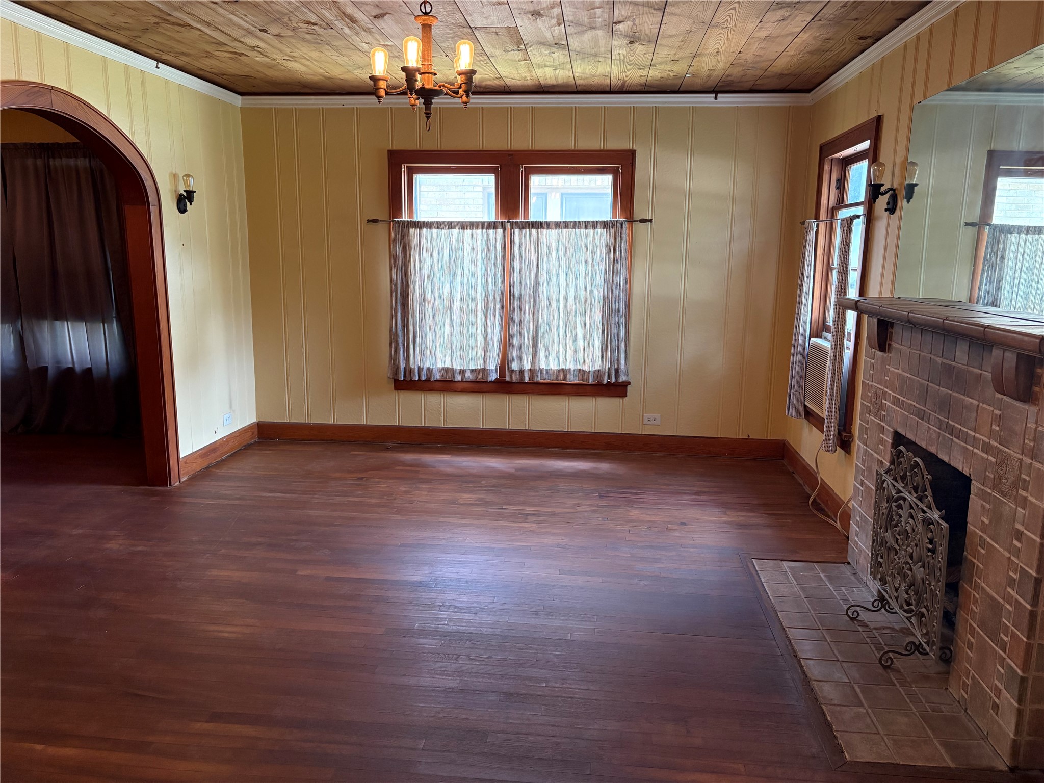 828 W Gandy Street Denison TX 75020