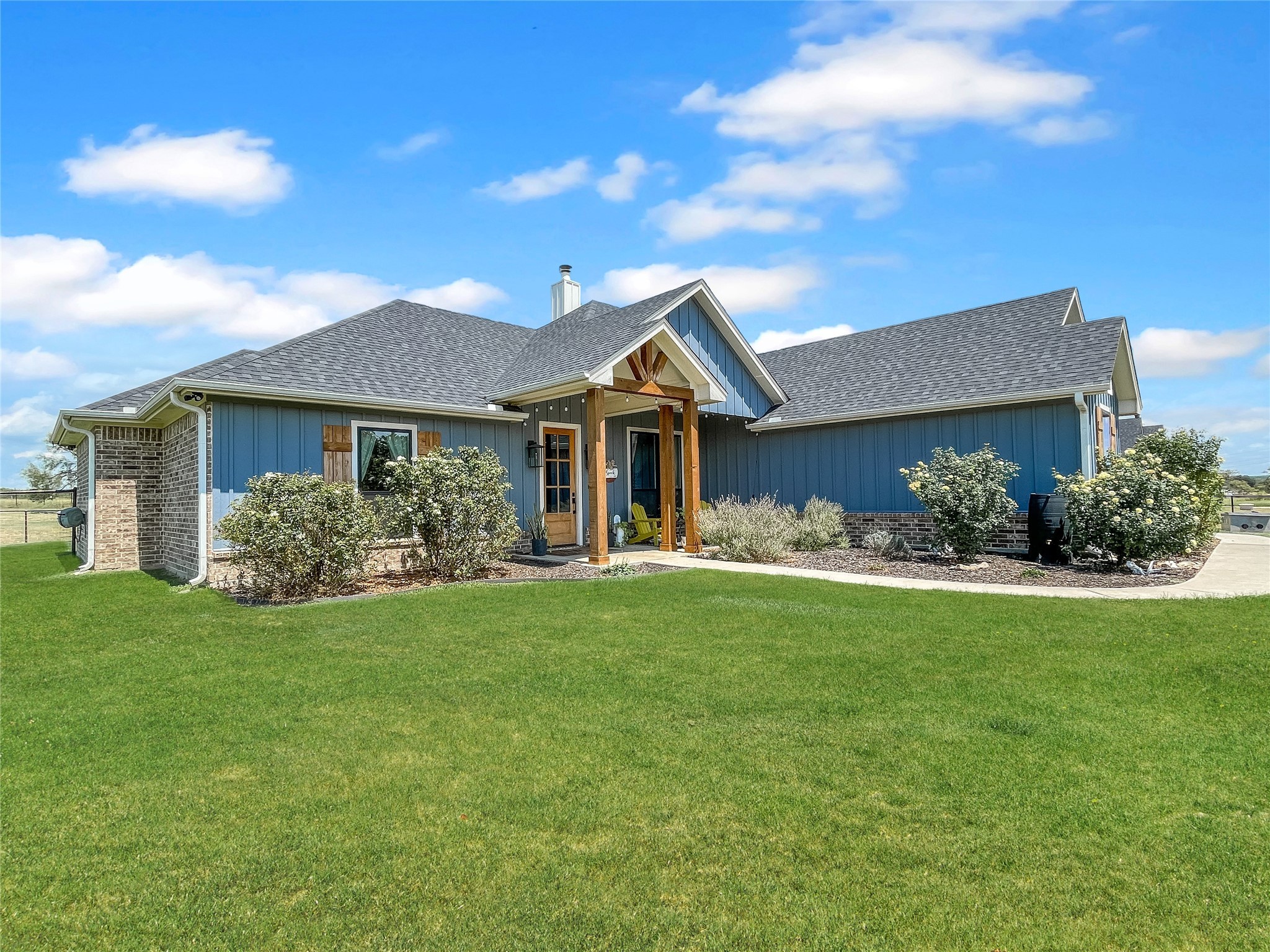 1011 Young Bend Road Brock TX 76087