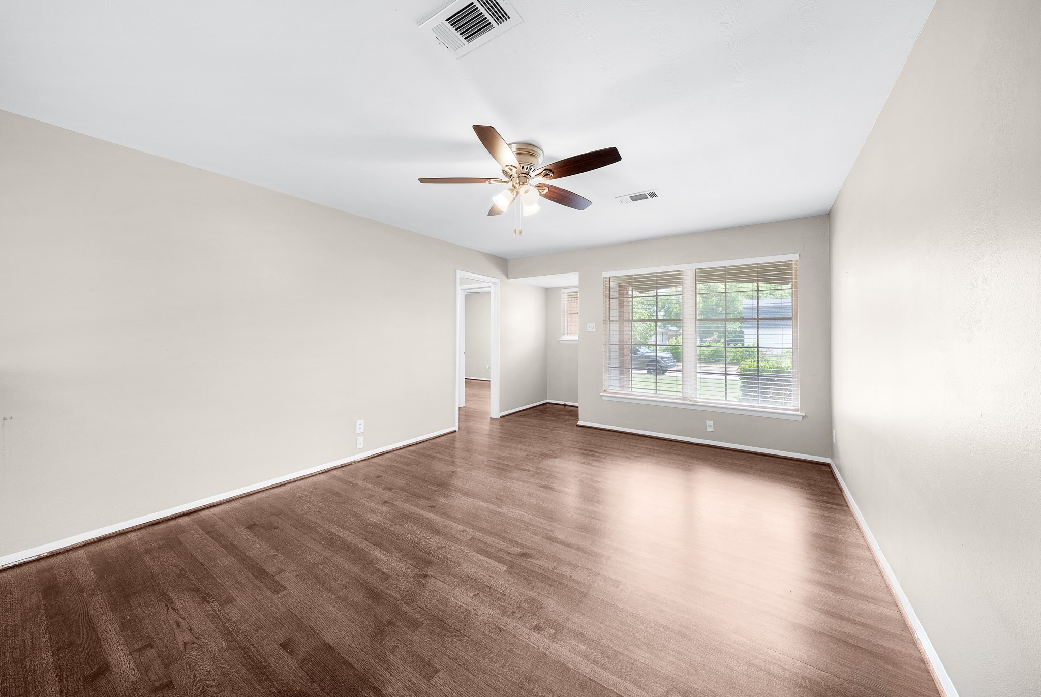 402 Vernet Street Richardson TX 75080