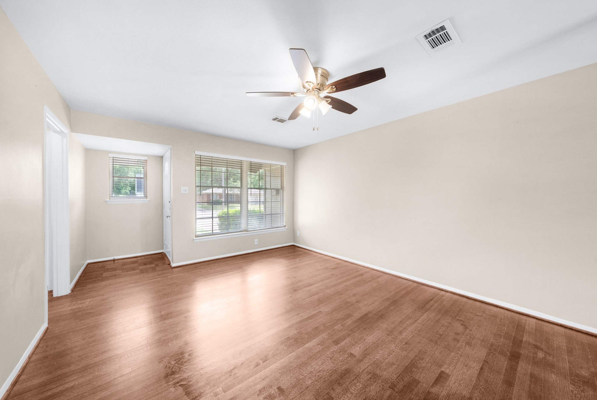 402 Vernet Street Richardson TX 75080
