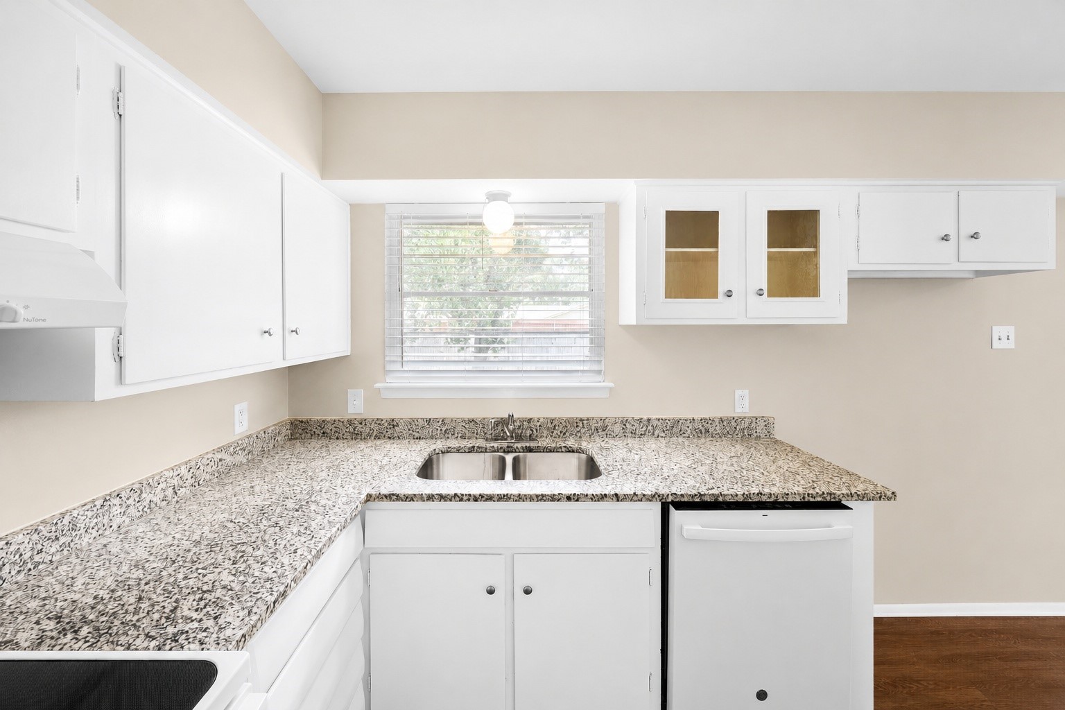 402 Vernet Street Richardson TX 75080