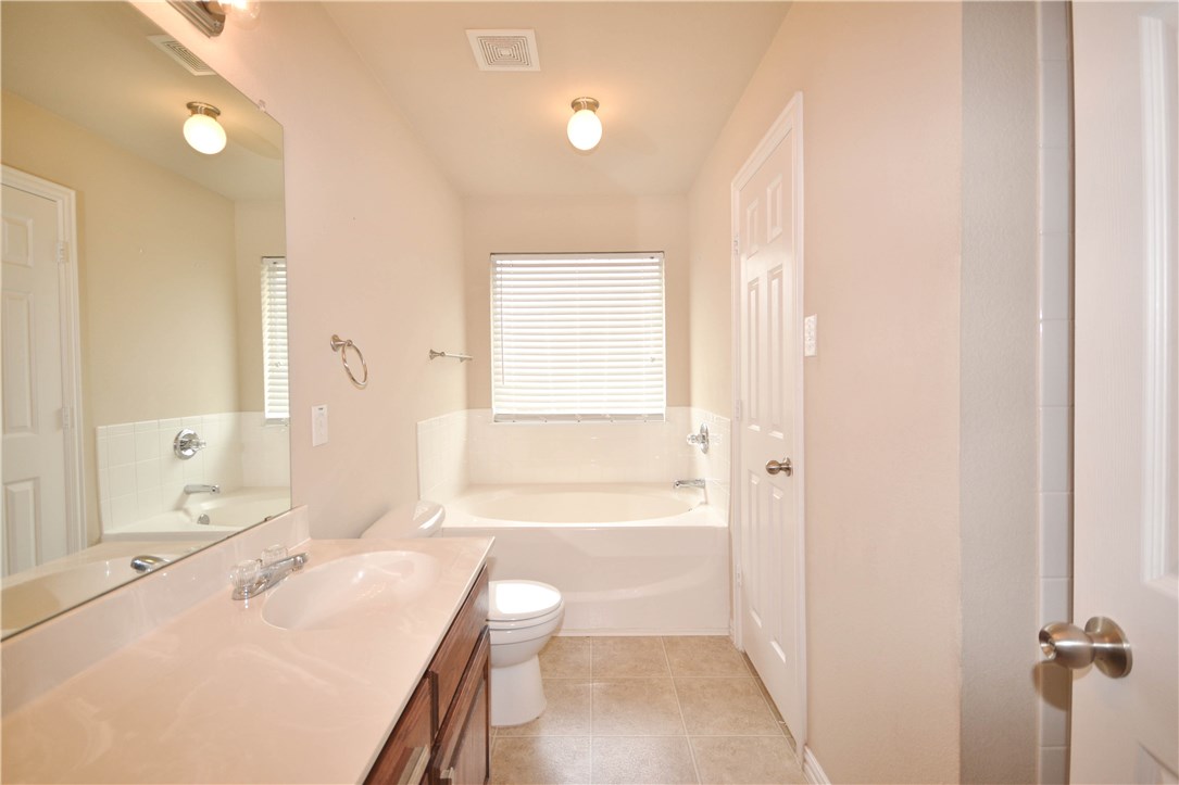 112 Oregon Trail Waxahachie TX 75167