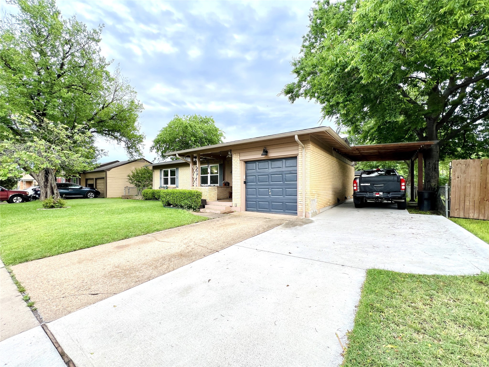 310 W 15th Street Irving TX 75060