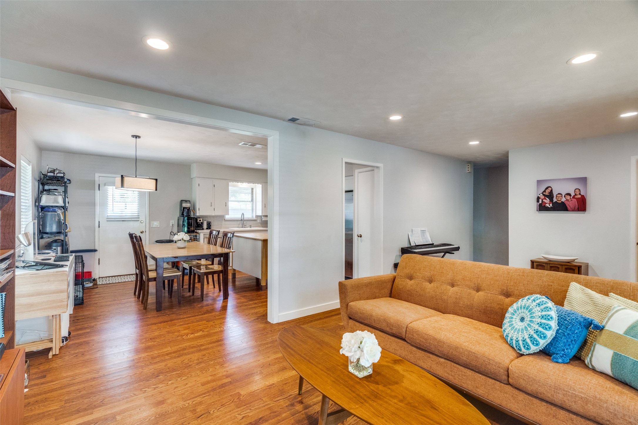 9222 Livenshire Drive Dallas TX 75238