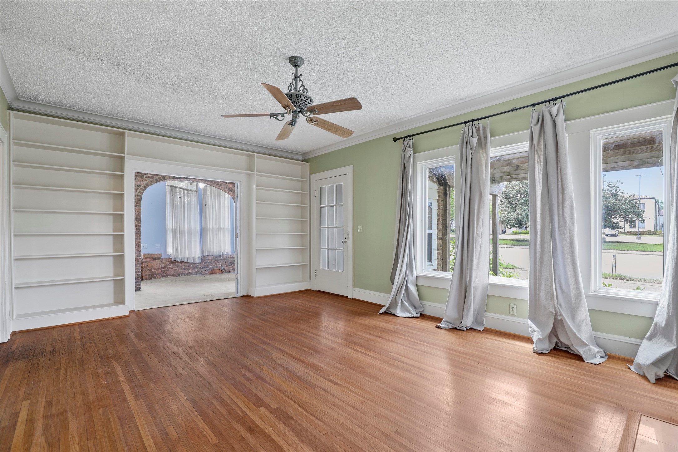 2625 S University Drive Fort Worth TX 76109