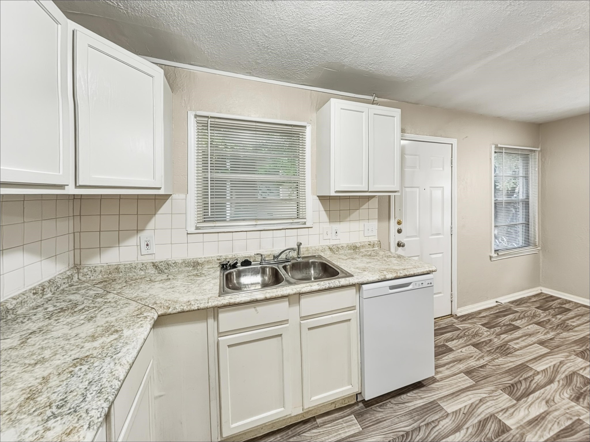 5013 Kessler Road River Oaks TX 76114