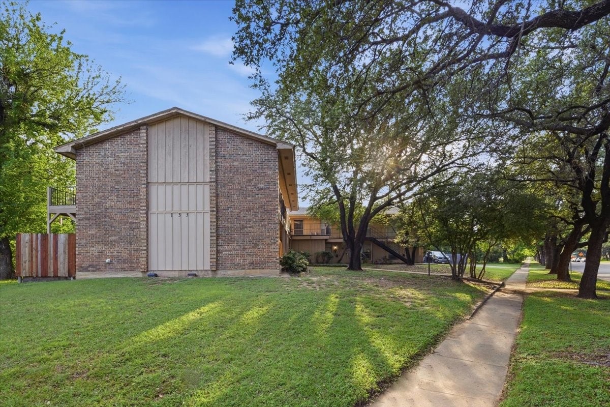 133 N Bailey Avenue Fort Worth TX 76107