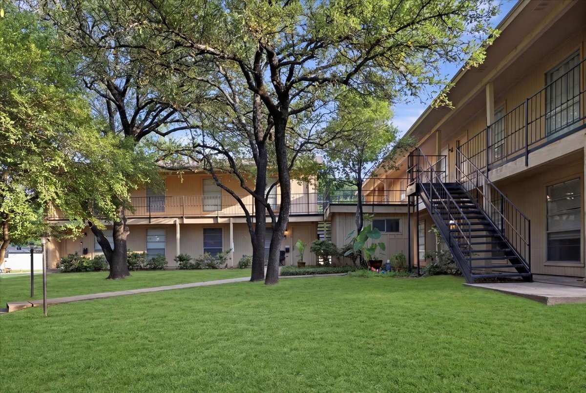 133 N Bailey Avenue Fort Worth TX 76107