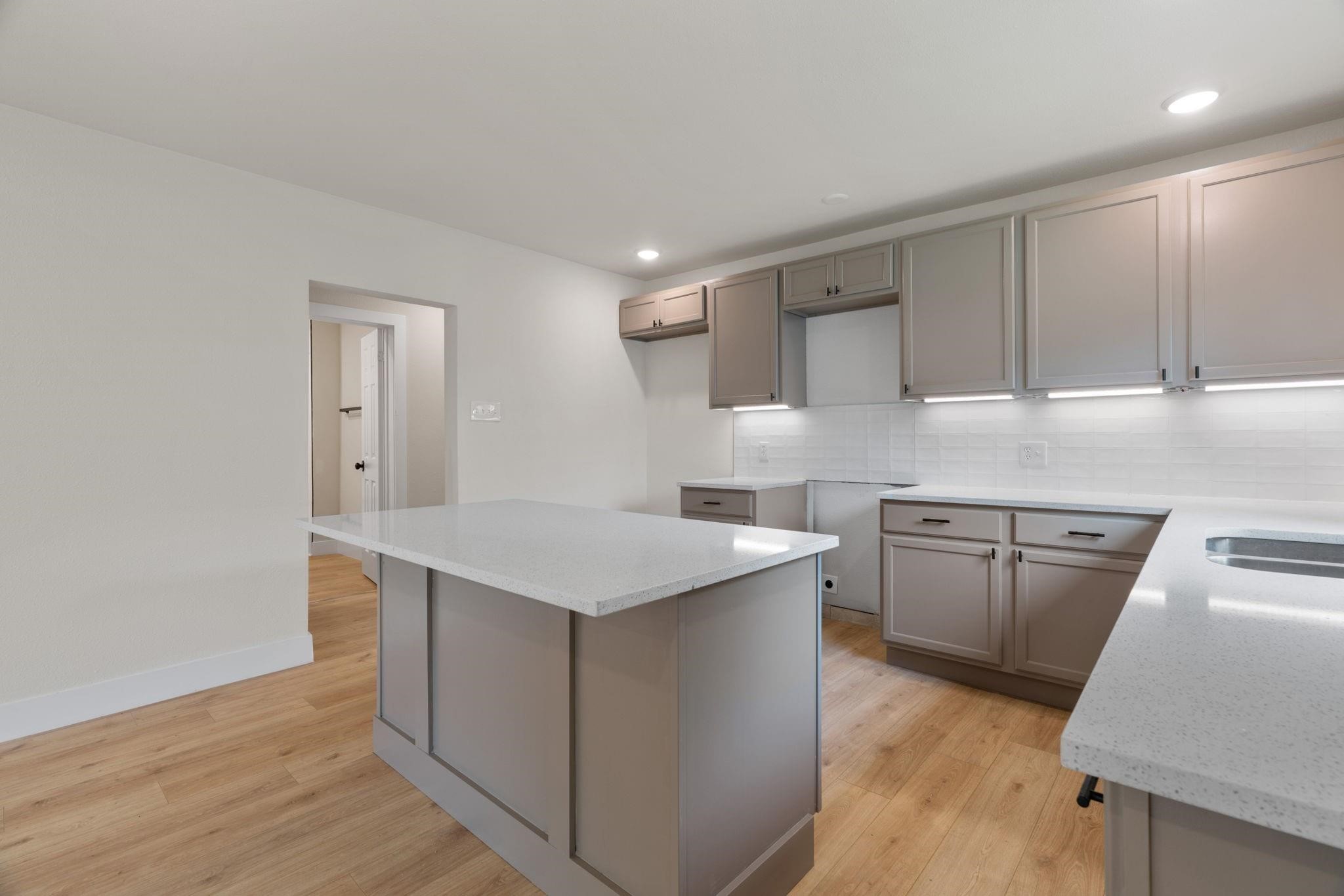 1404 E Baltimore Avenue Fort Worth TX 76104