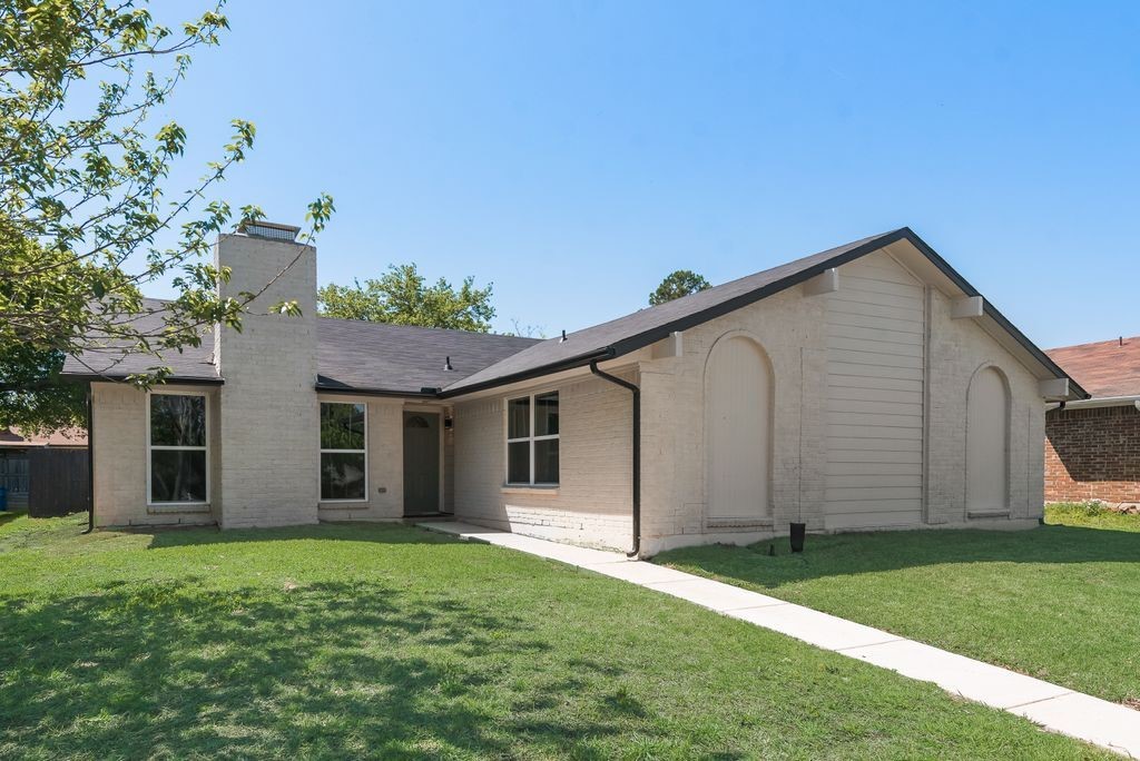 1656 Glenhill Lane Lewisville TX 75077