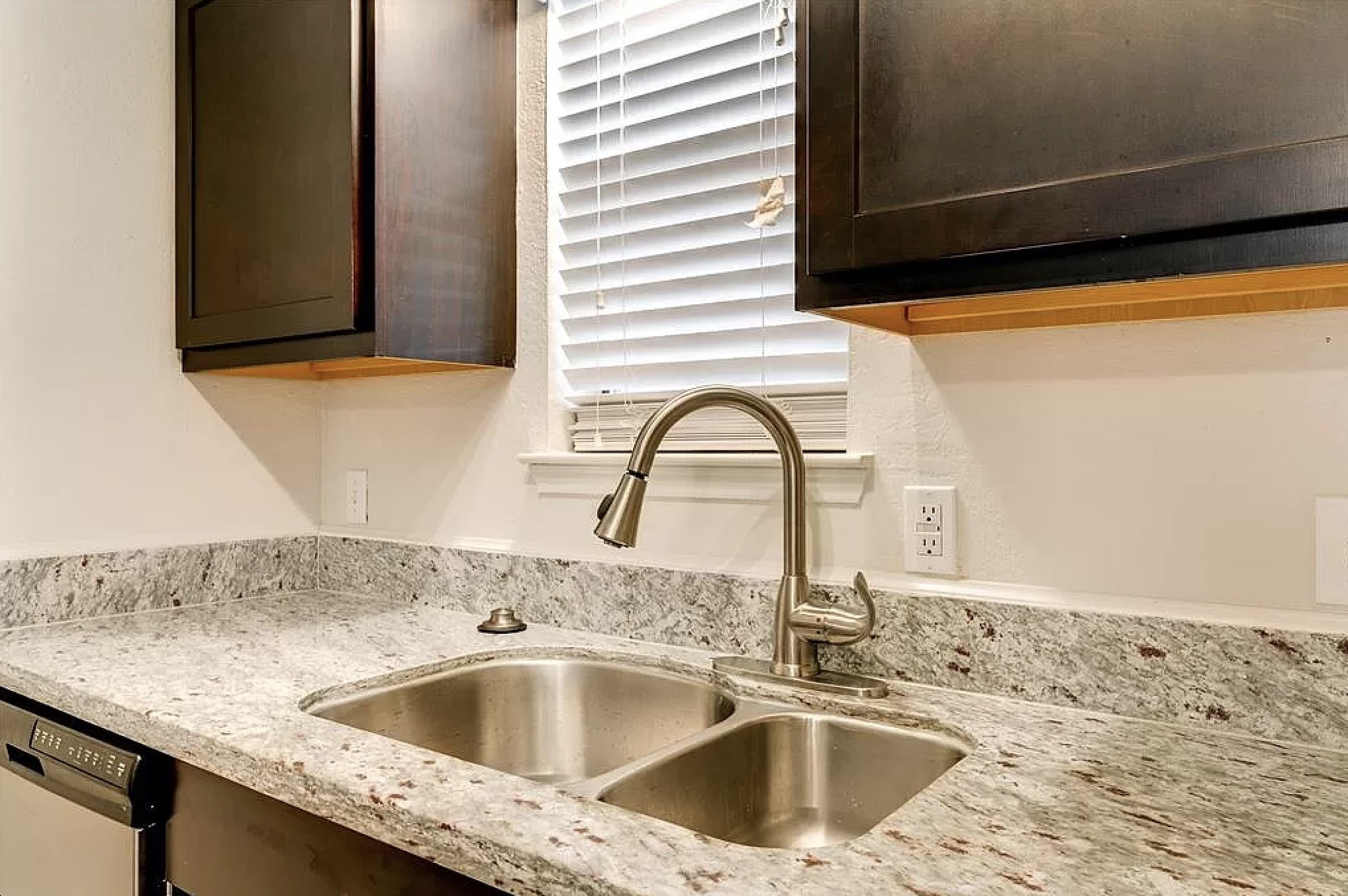 2708 Livingston Avenue Fort Worth TX 76110