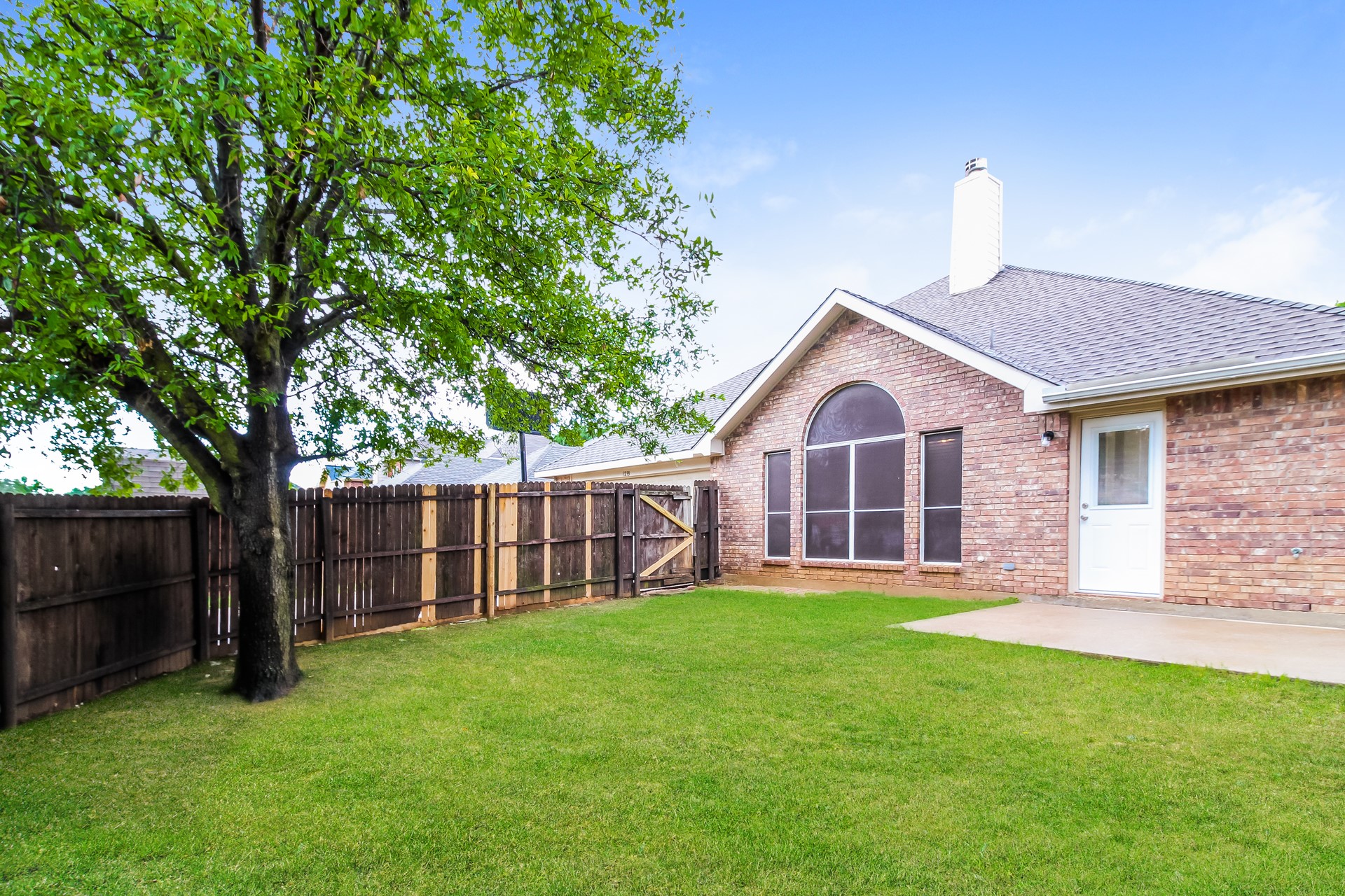 1233 Logan Drive Lewisville TX 75077