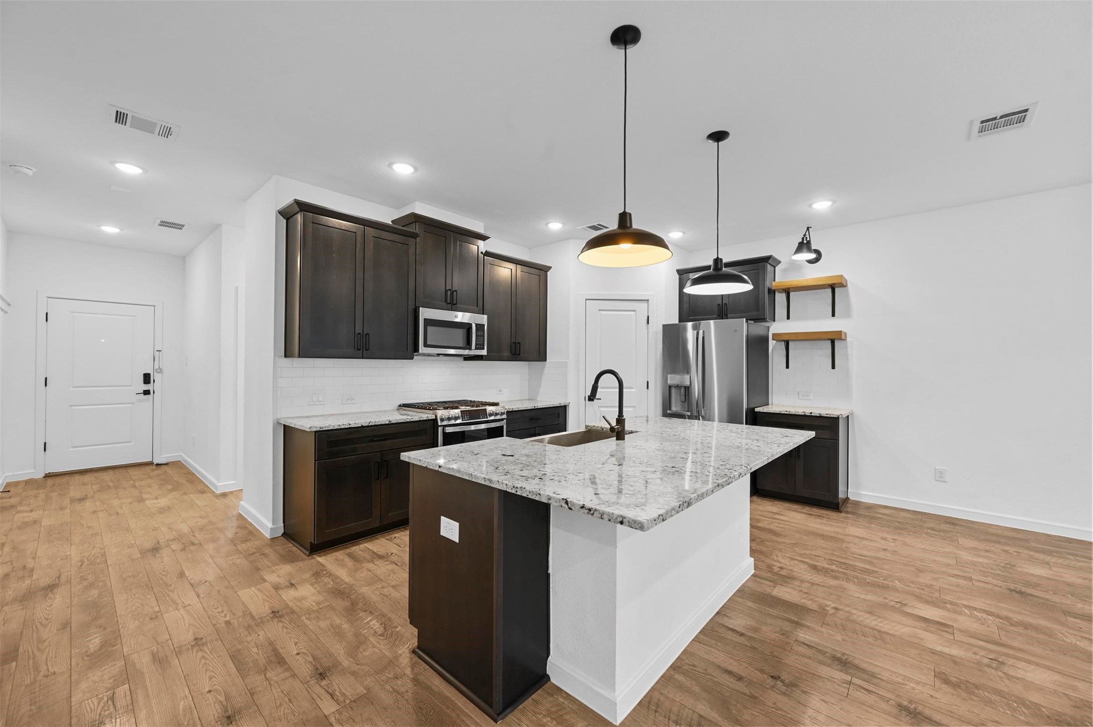 1428 Victoria Street Mesquite TX 75181