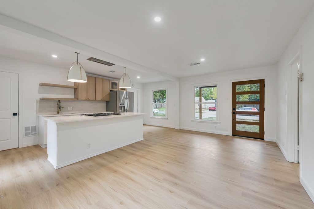10541 Fern Drive Dallas TX 75228