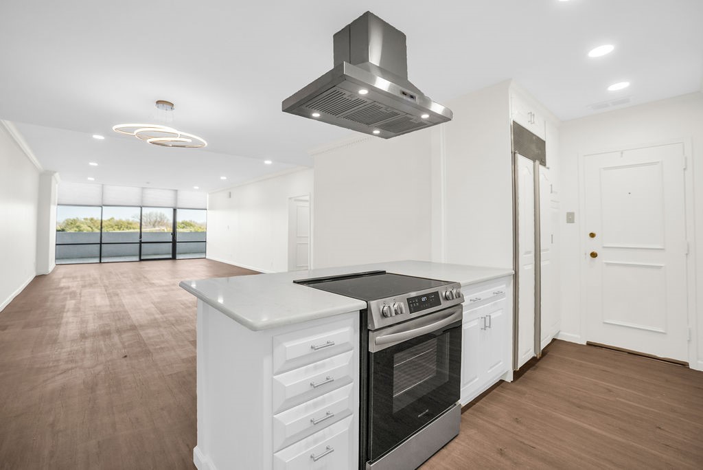 6335 W Northwest Highway Dallas TX 75225