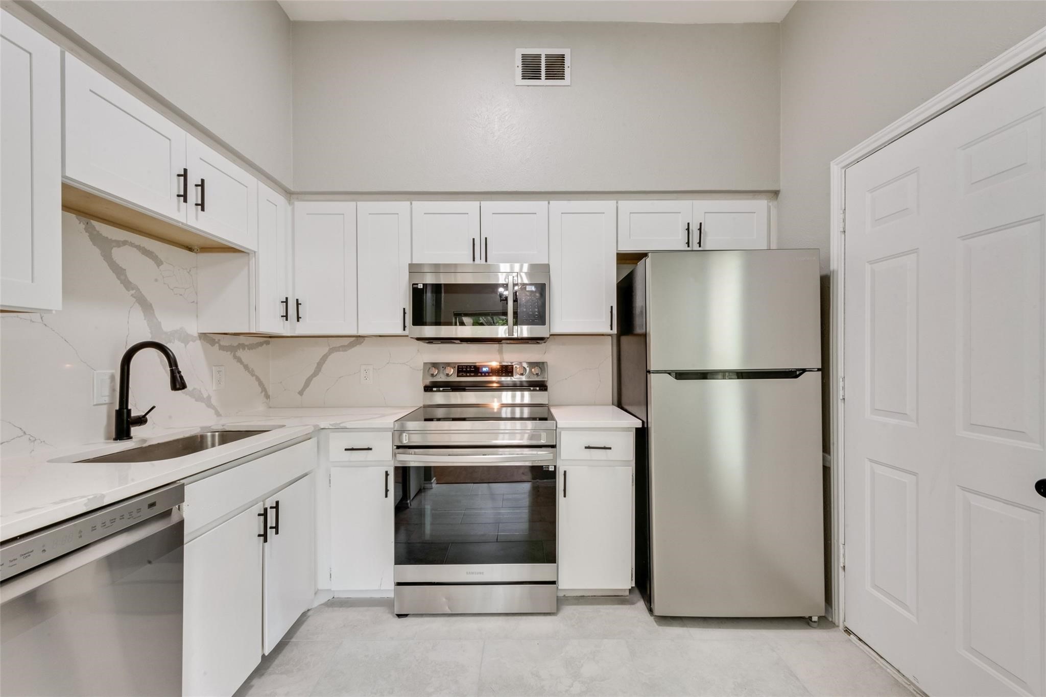 10406 High Hollows Drive Dallas TX 75230