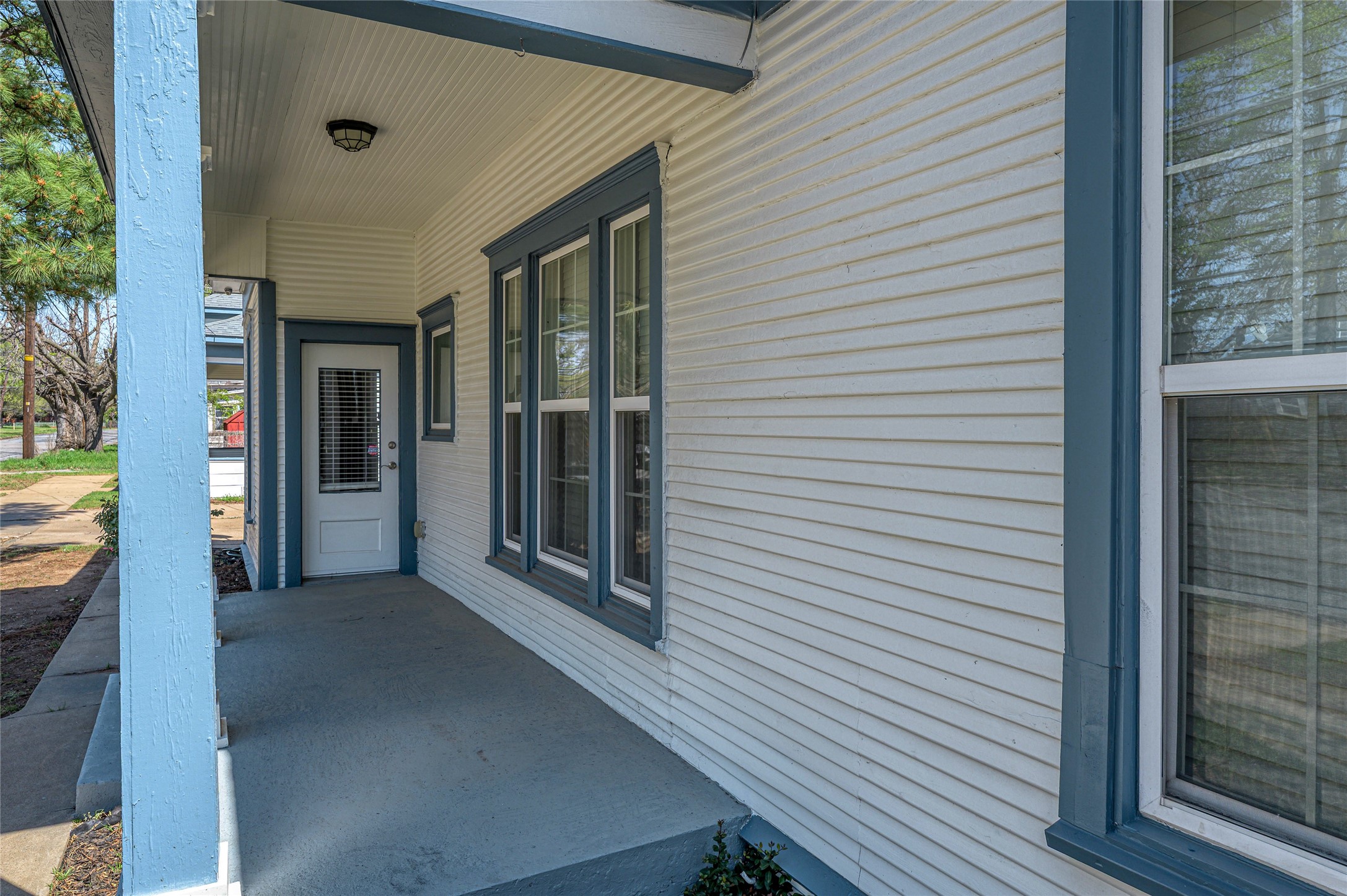 1231 W Main Street Denison TX 75020