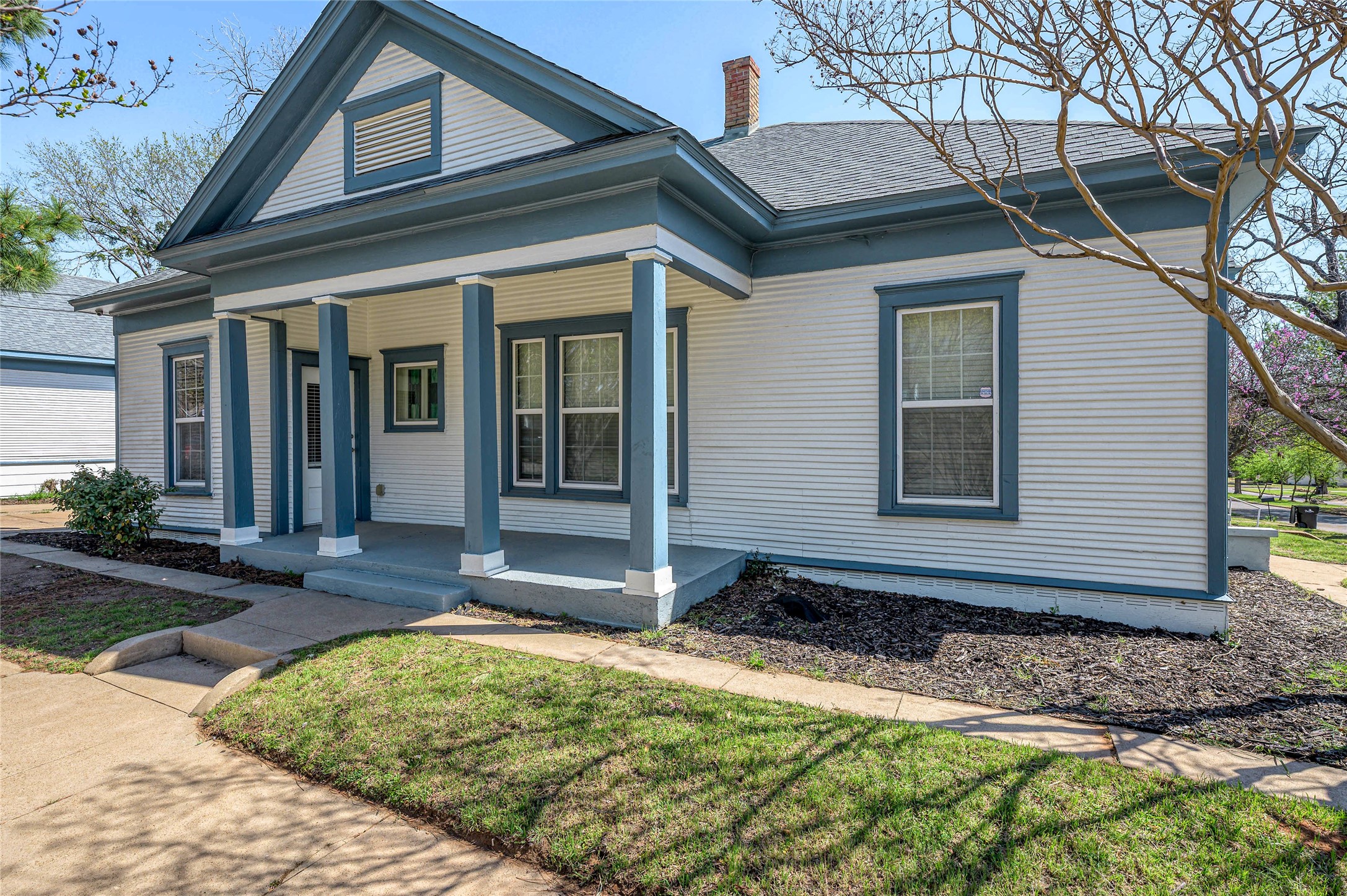 1231 W Main Street Denison TX 75020
