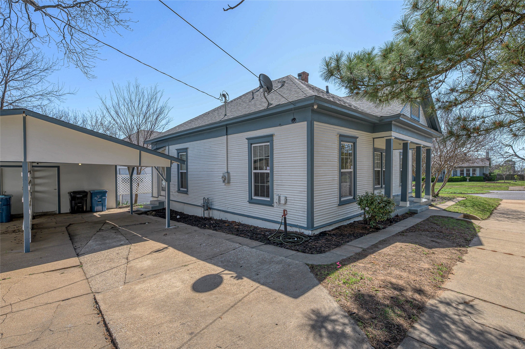 1231 W Main Street Denison TX 75020
