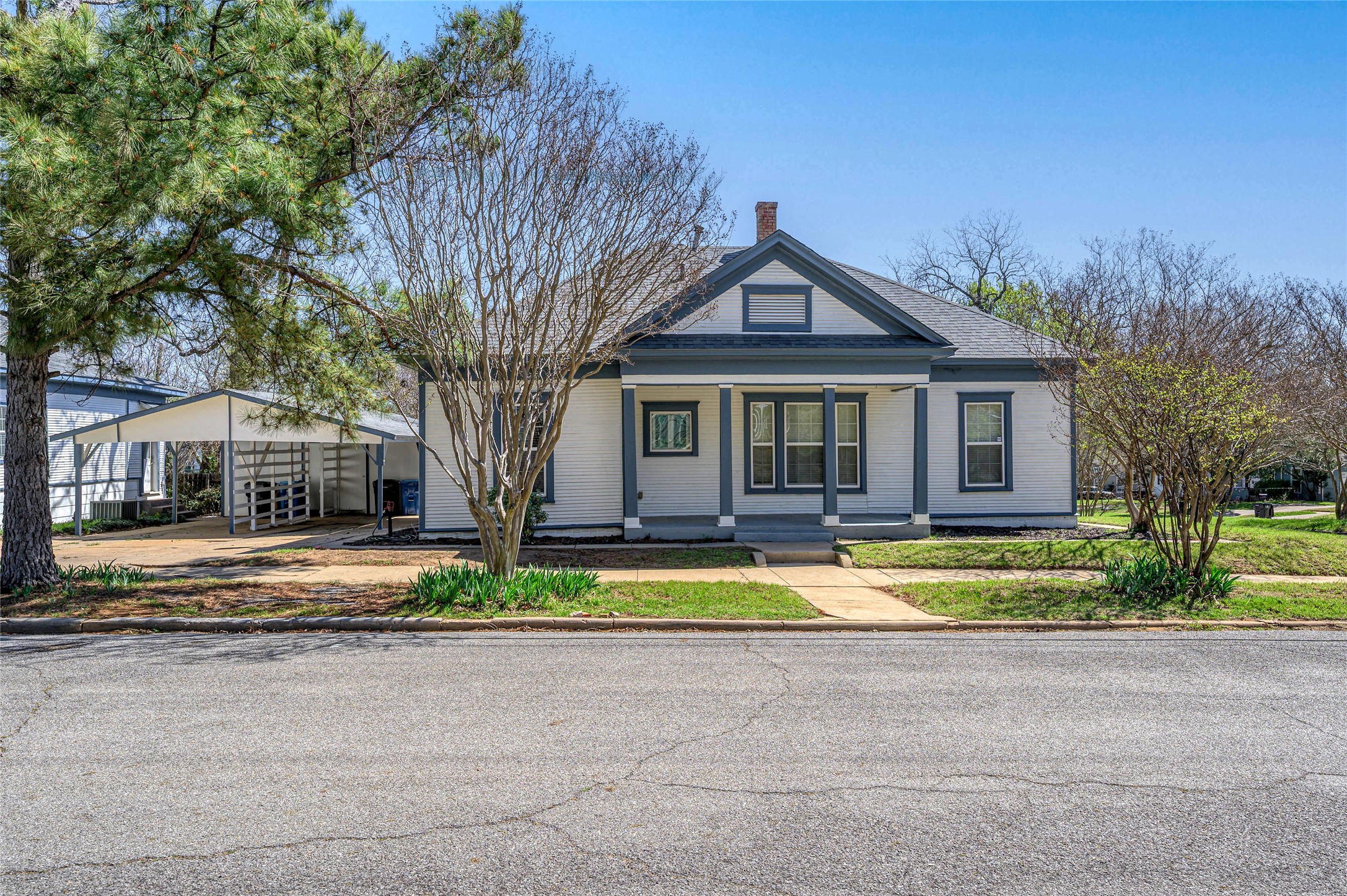 1231 W Main Street Denison TX 75020