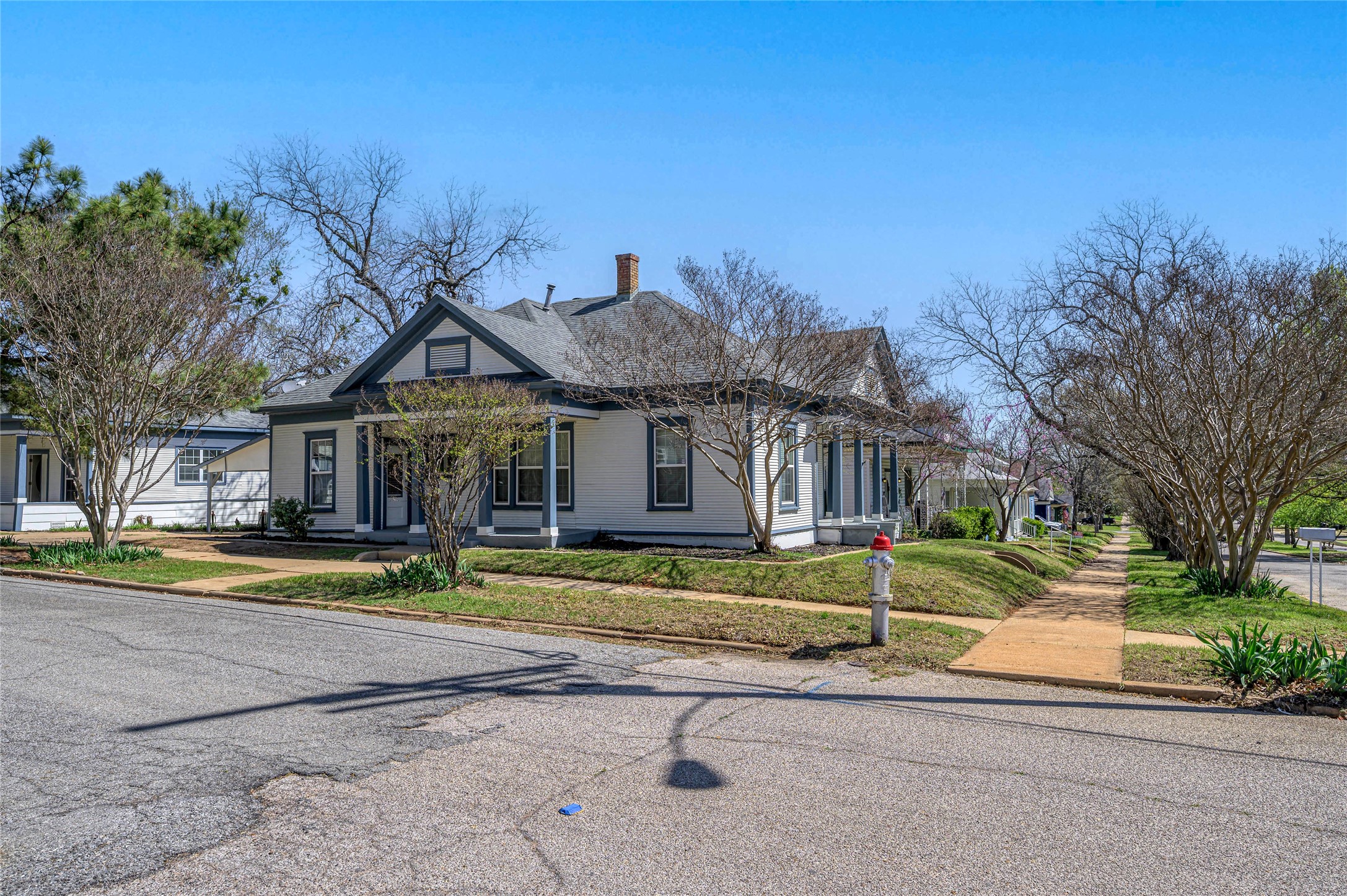 1231 W Main Street Denison TX 75020