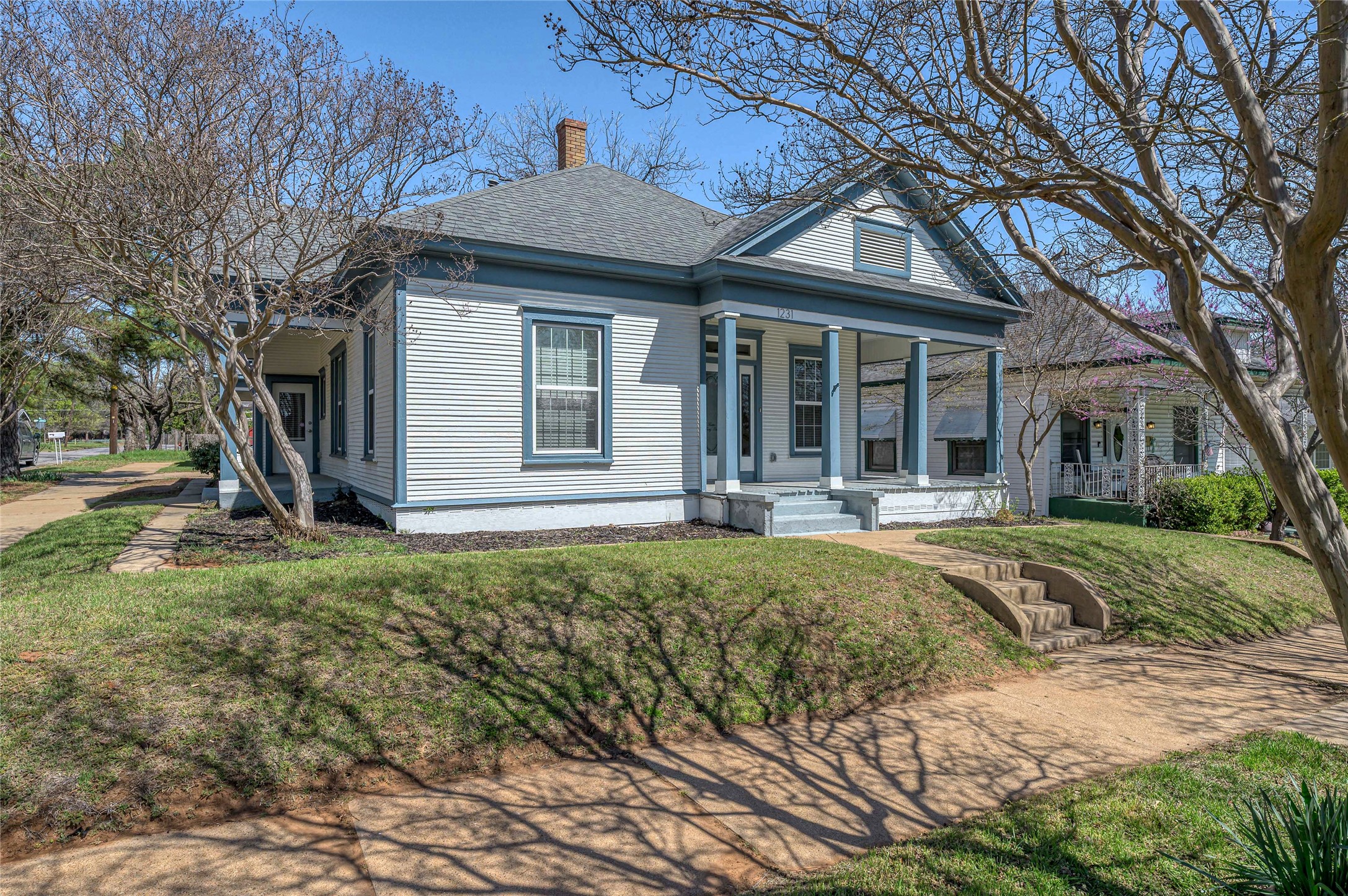 1231 W Main Street Denison TX 75020