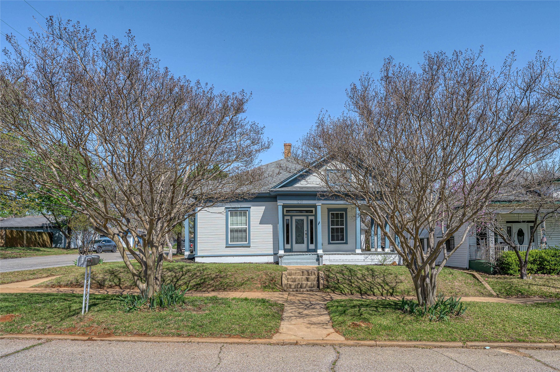 1231 W Main Street Denison TX 75020