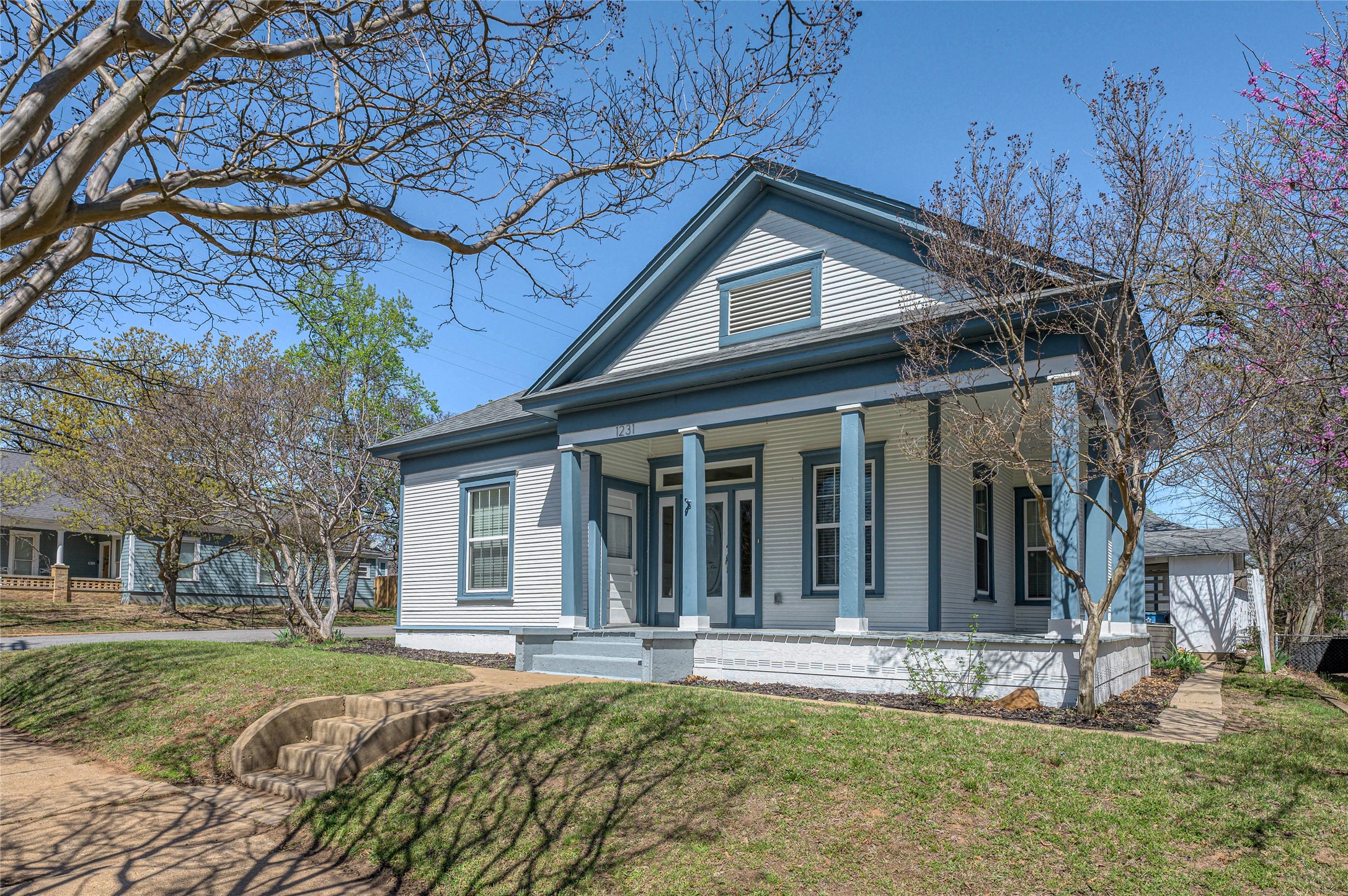 1231 W Main Street Denison TX 75020