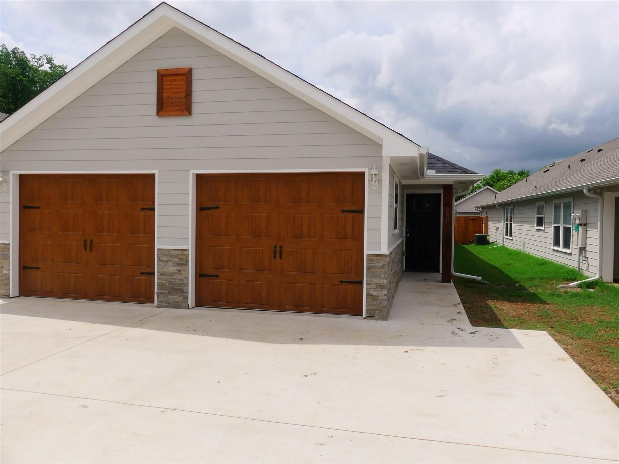 608 E College Street Sherman TX 75090