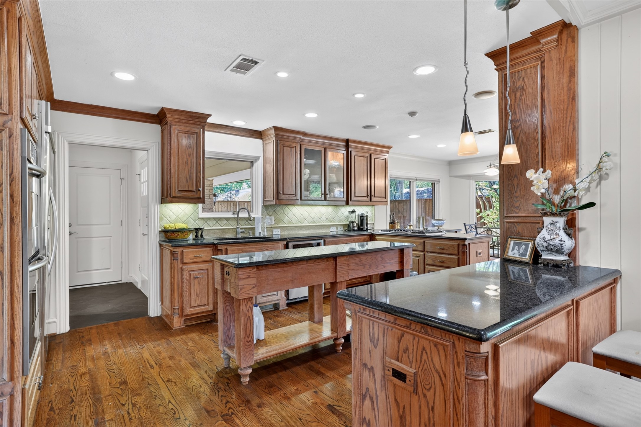 7141 Twin Tree Lane Dallas TX 75214