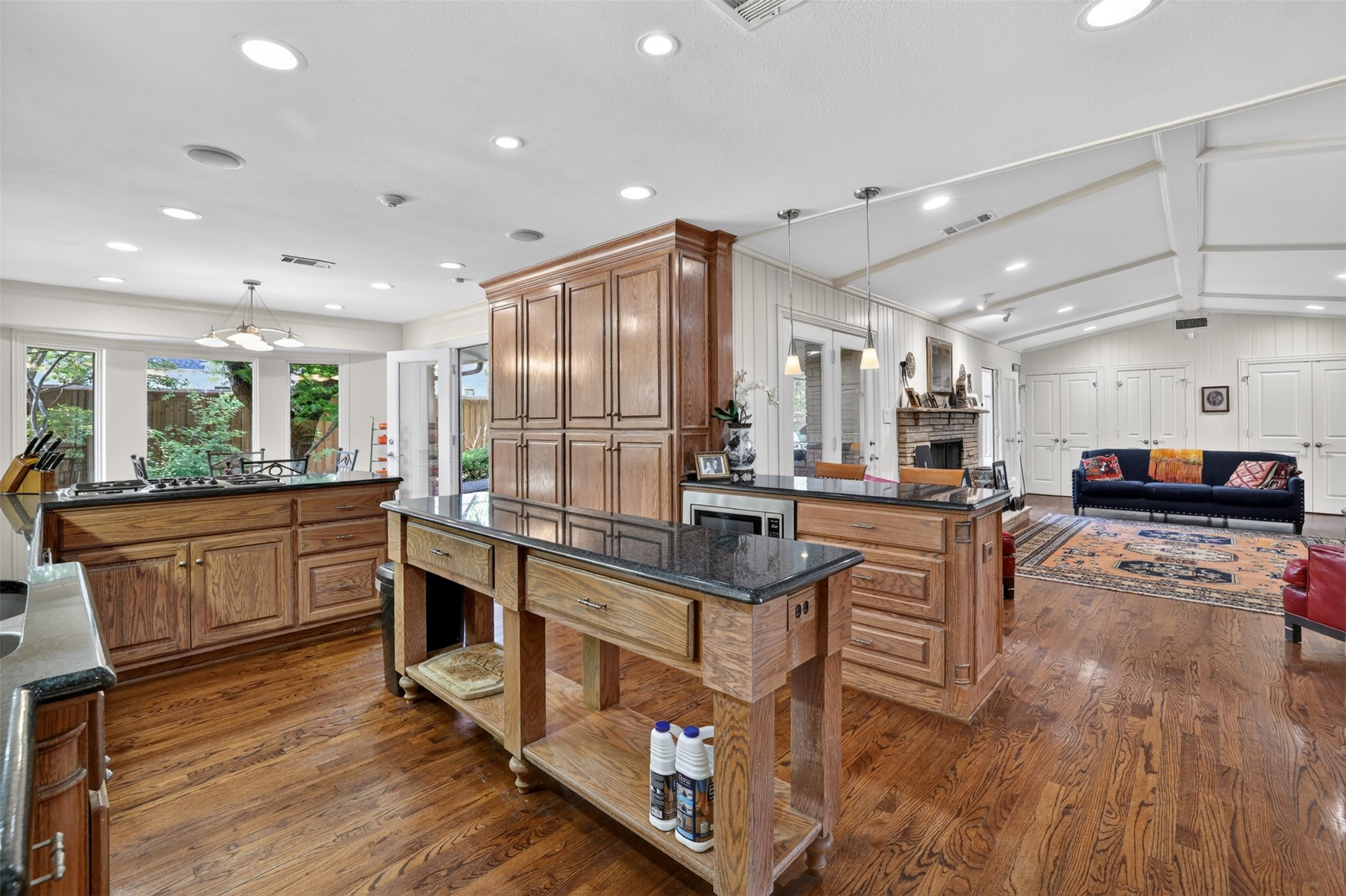 7141 Twin Tree Lane Dallas TX 75214