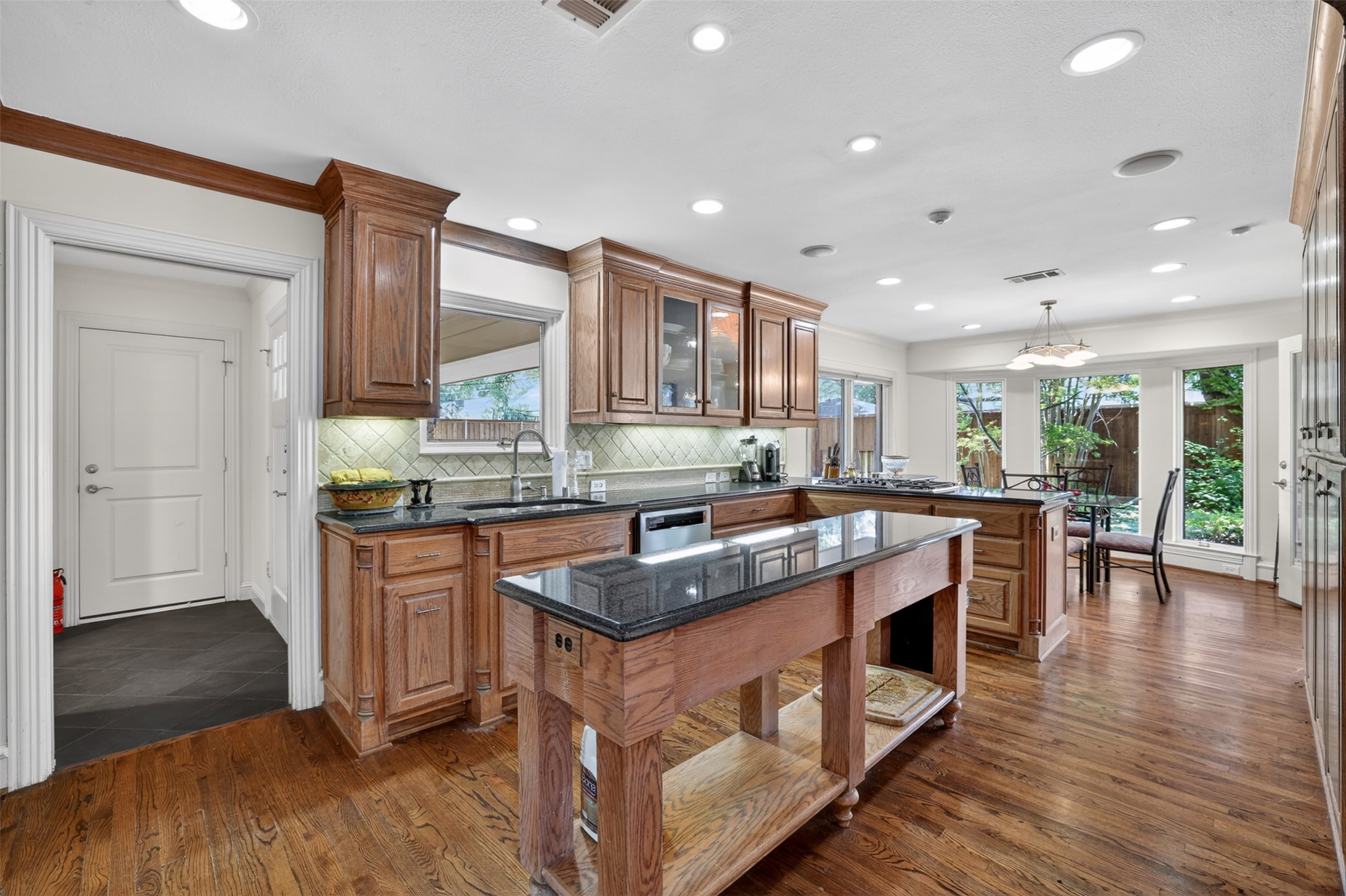 7141 Twin Tree Lane Dallas TX 75214