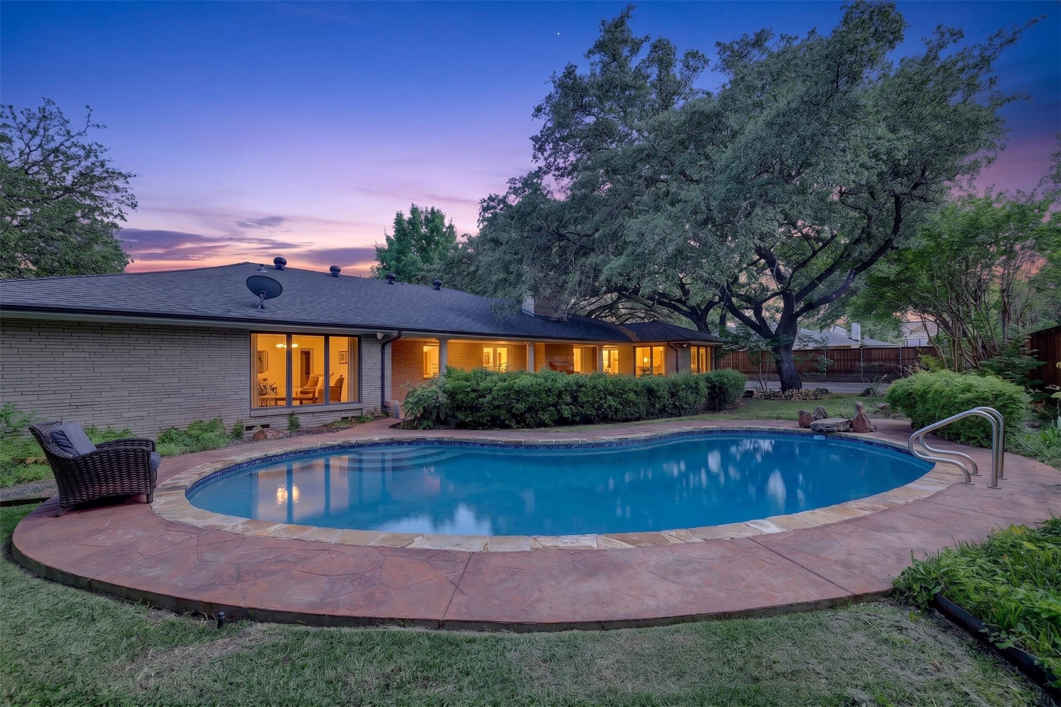 7141 Twin Tree Lane Dallas TX 75214