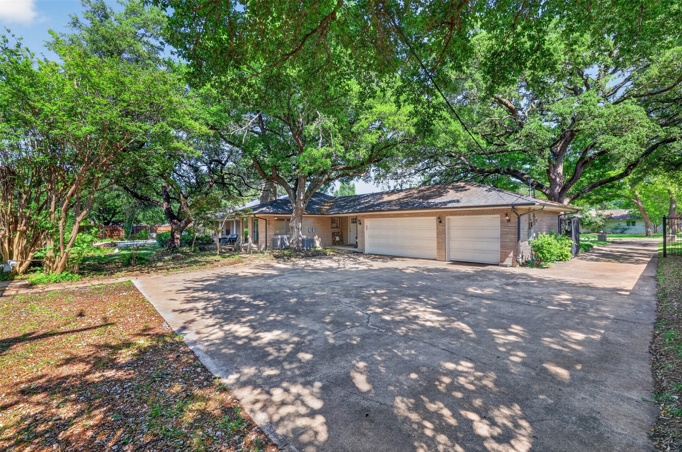 7141 Twin Tree Lane Dallas TX 75214