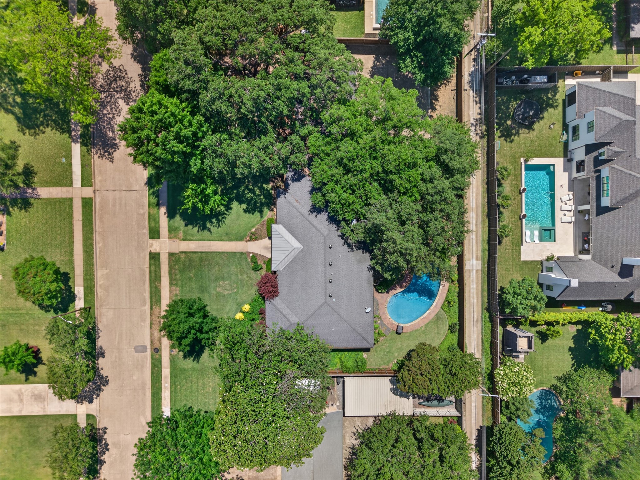 7141 Twin Tree Lane Dallas TX 75214