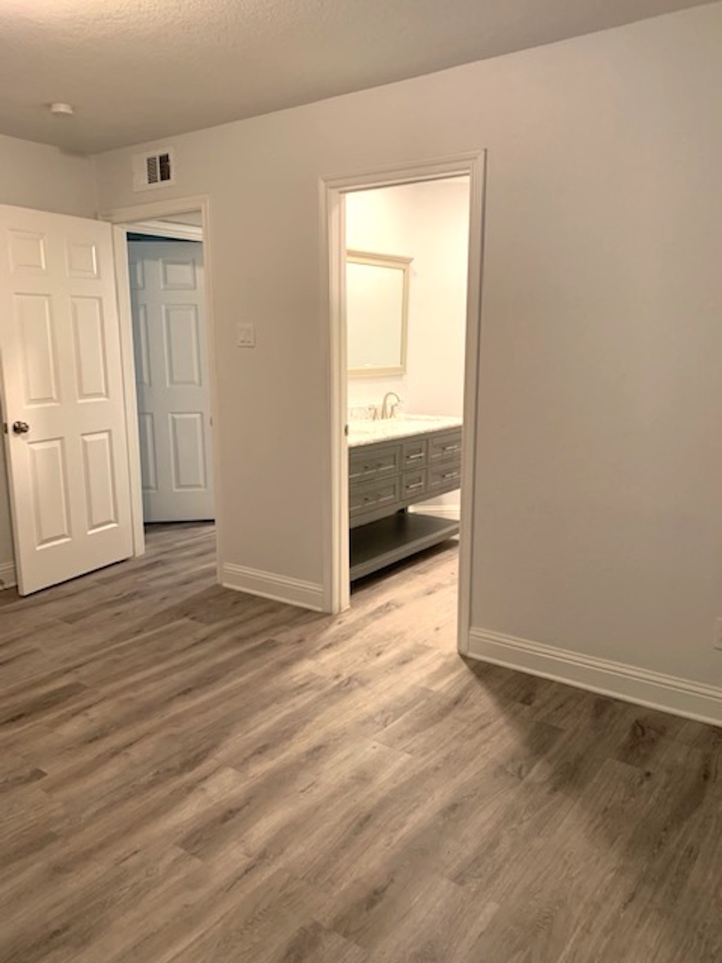 16301 Ledgemont Lane Addison TX 75001