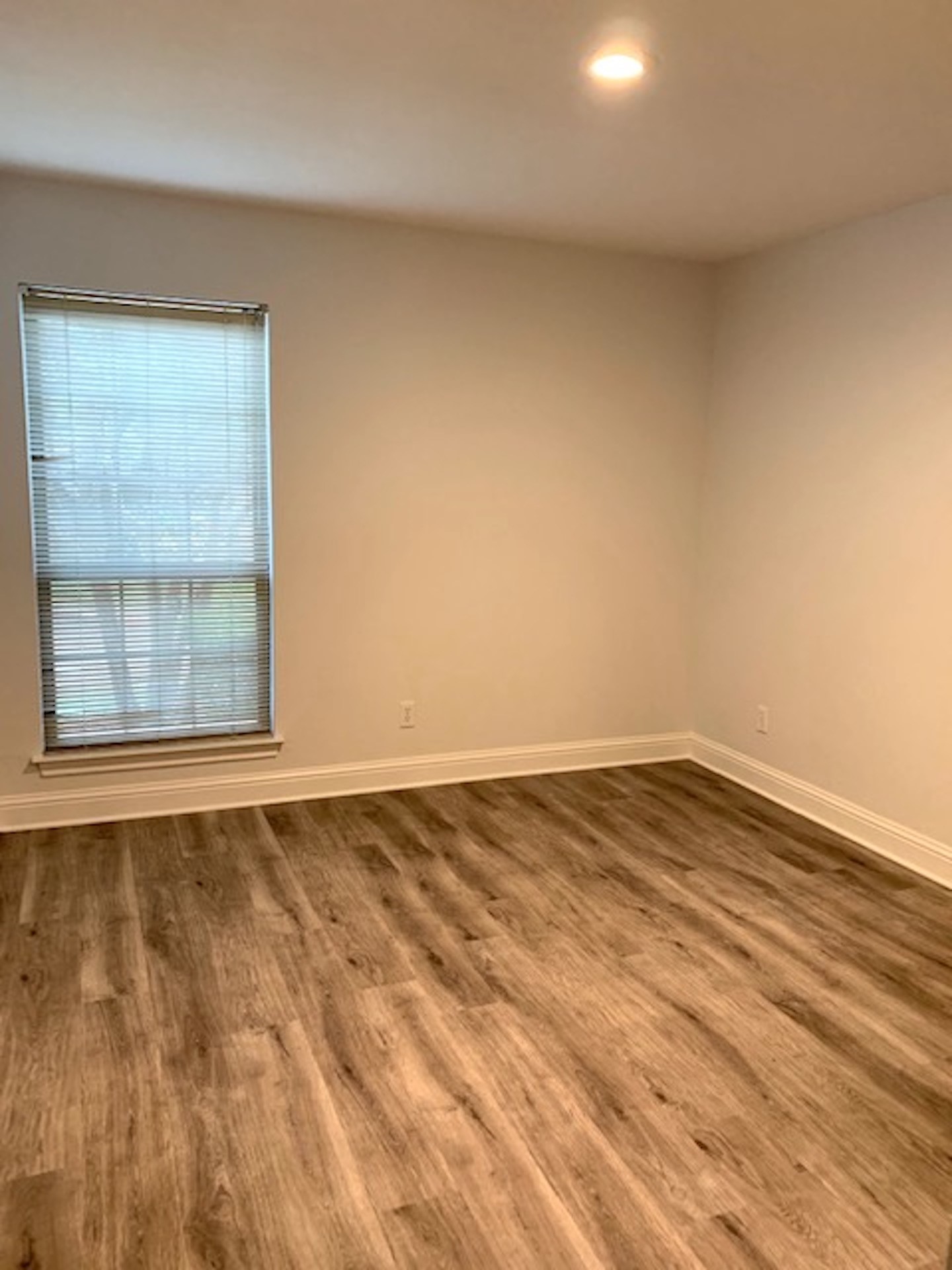 16301 Ledgemont Lane Addison TX 75001