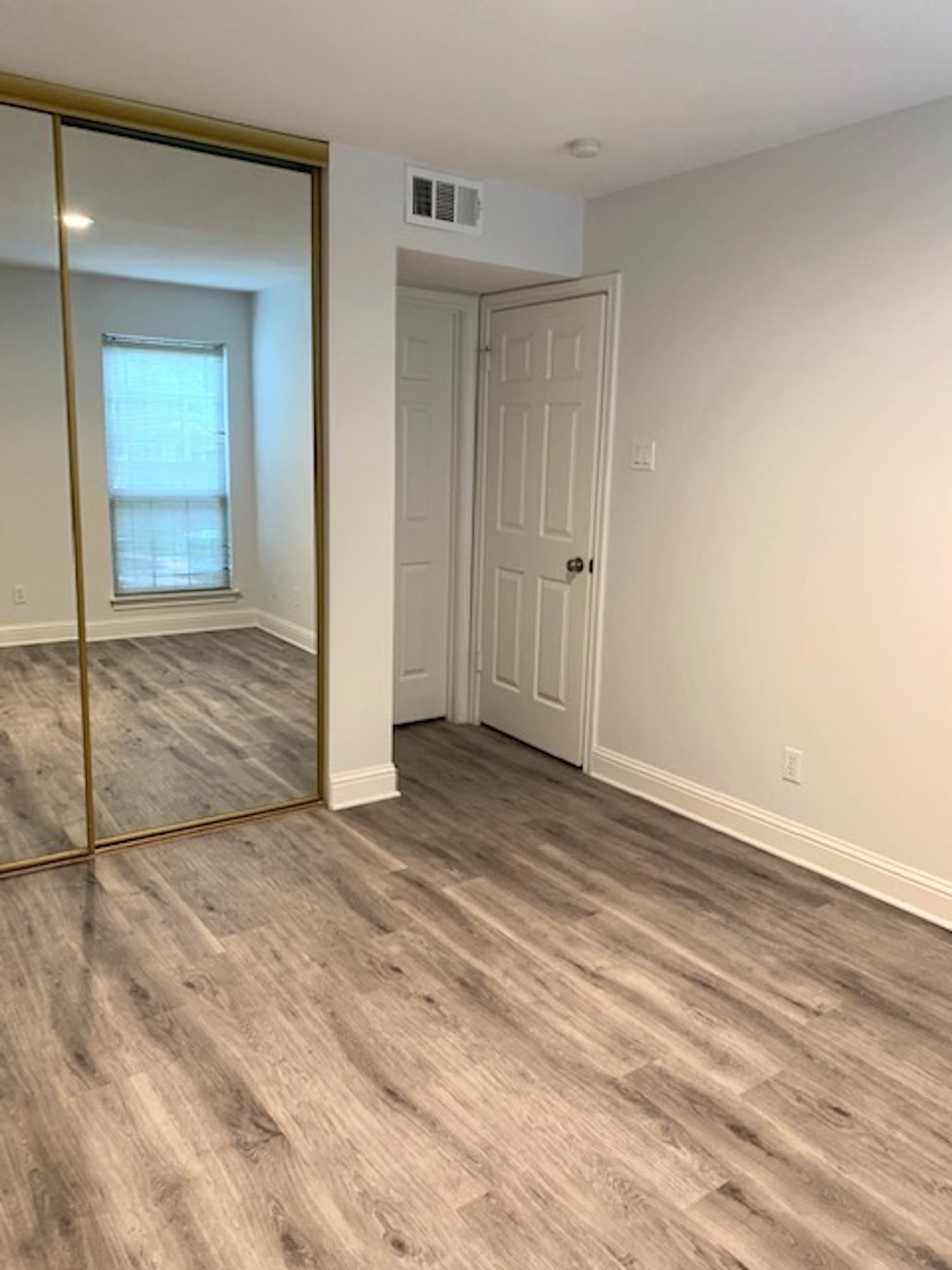16301 Ledgemont Lane Addison TX 75001