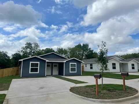 608 E 3rd Street Bonham TX 75418