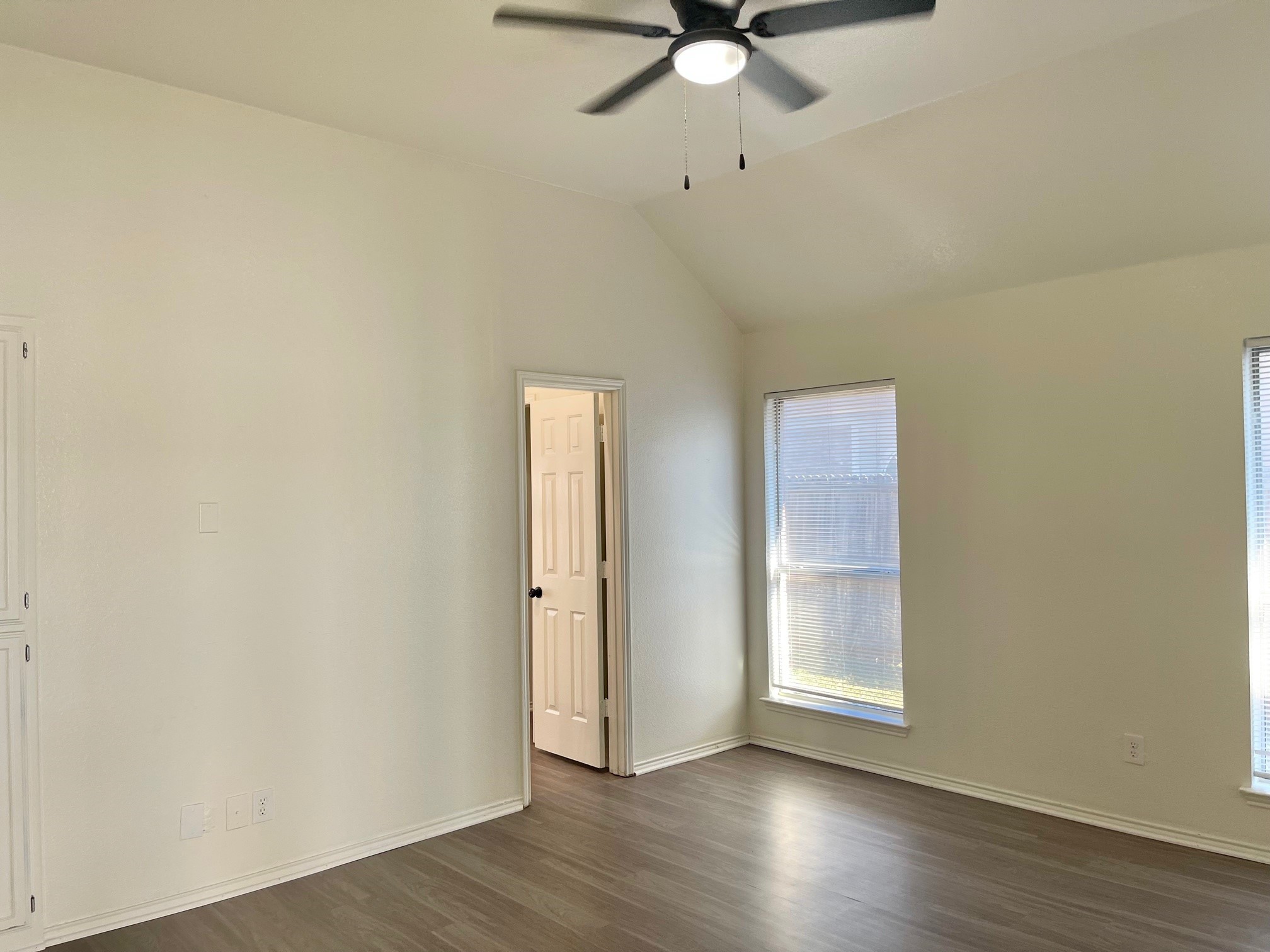 517 Meadowcrest Drive Burleson TX 76028