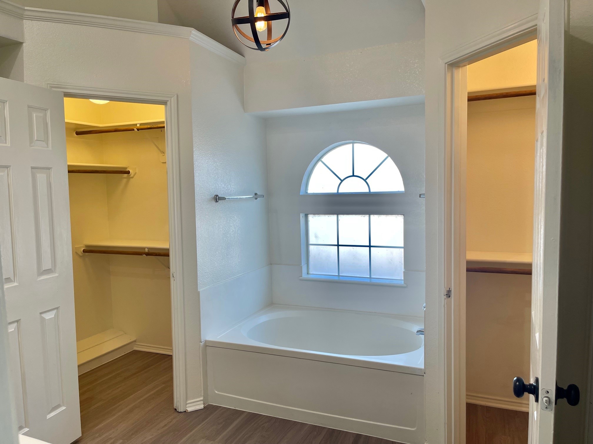 517 Meadowcrest Drive Burleson TX 76028