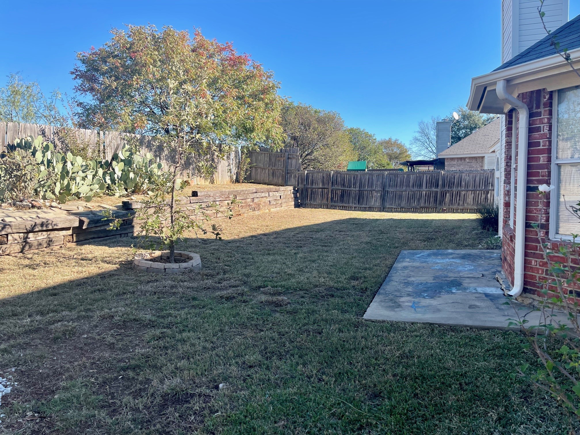 517 Meadowcrest Drive Burleson TX 76028