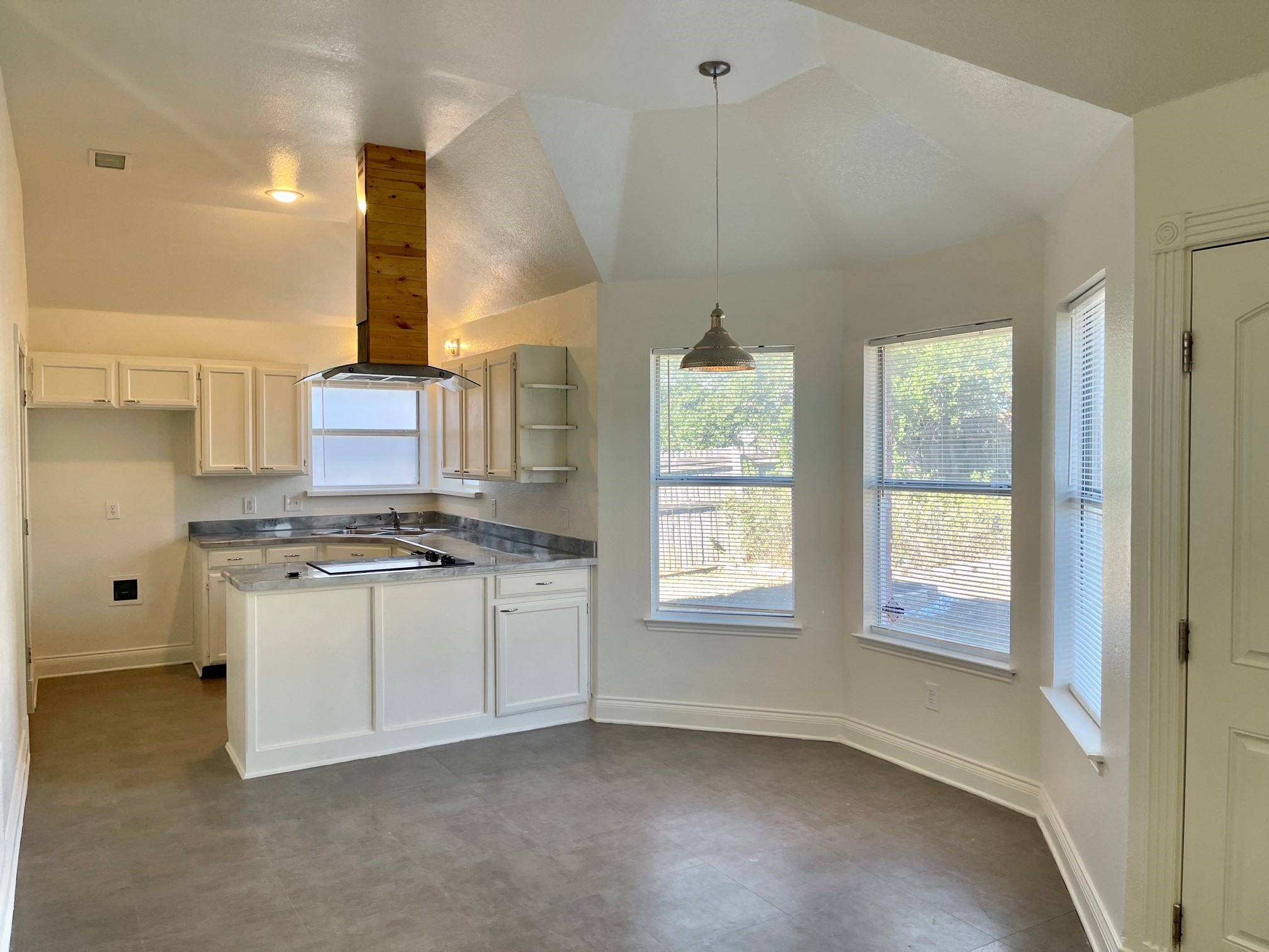 517 Meadowcrest Drive Burleson TX 76028