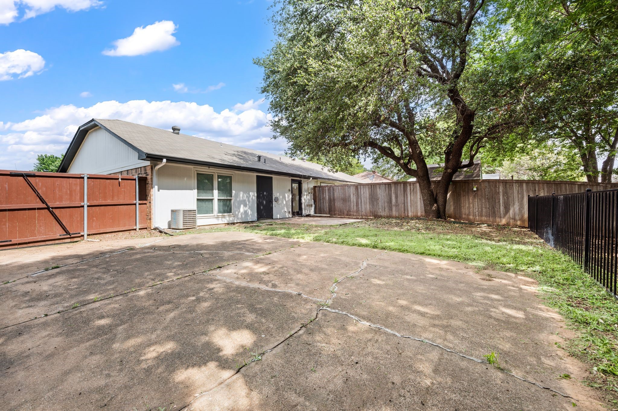 802 Rock Creek Drive Euless TX 76039