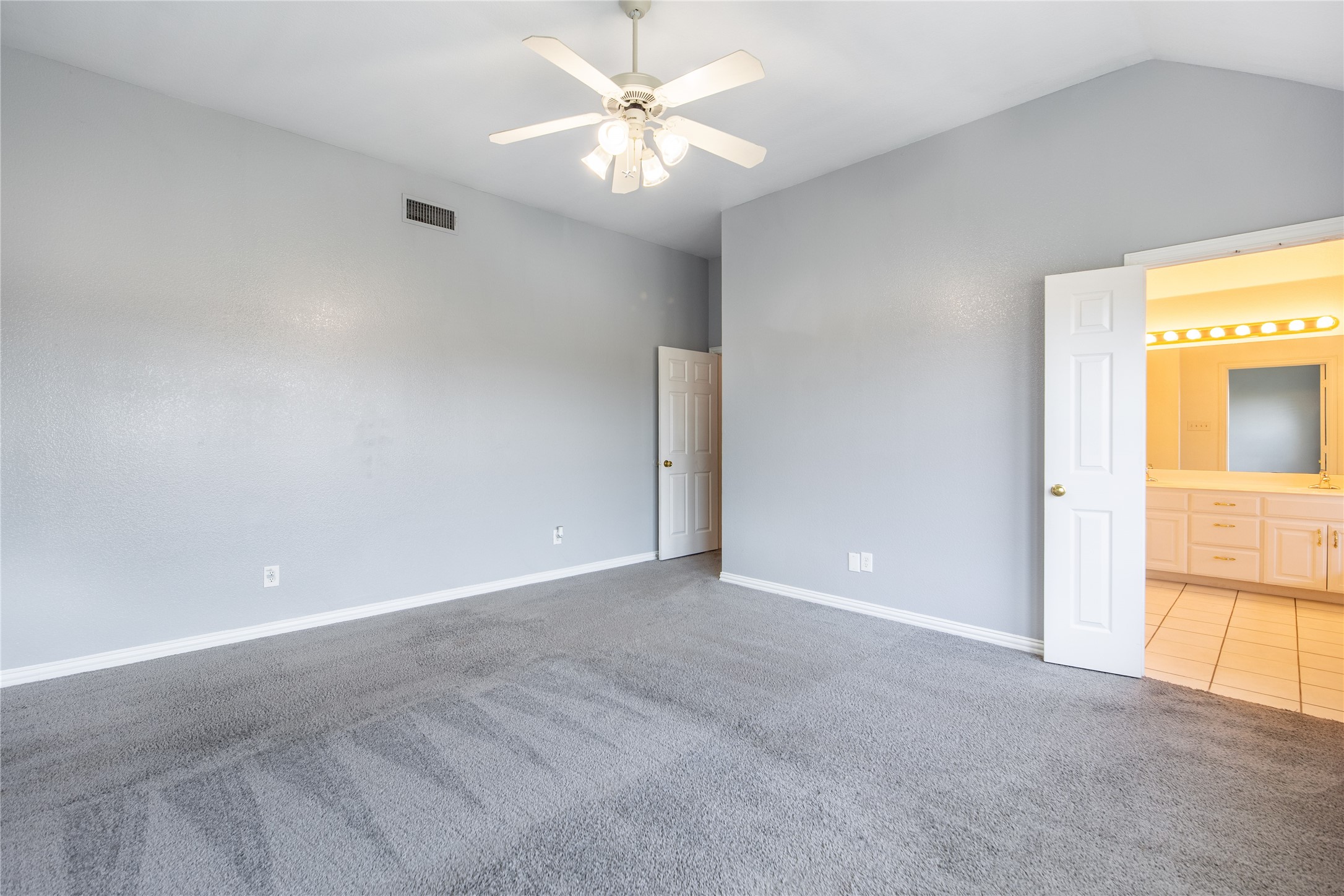 5813 Blackmon Court Fort Worth TX 76137