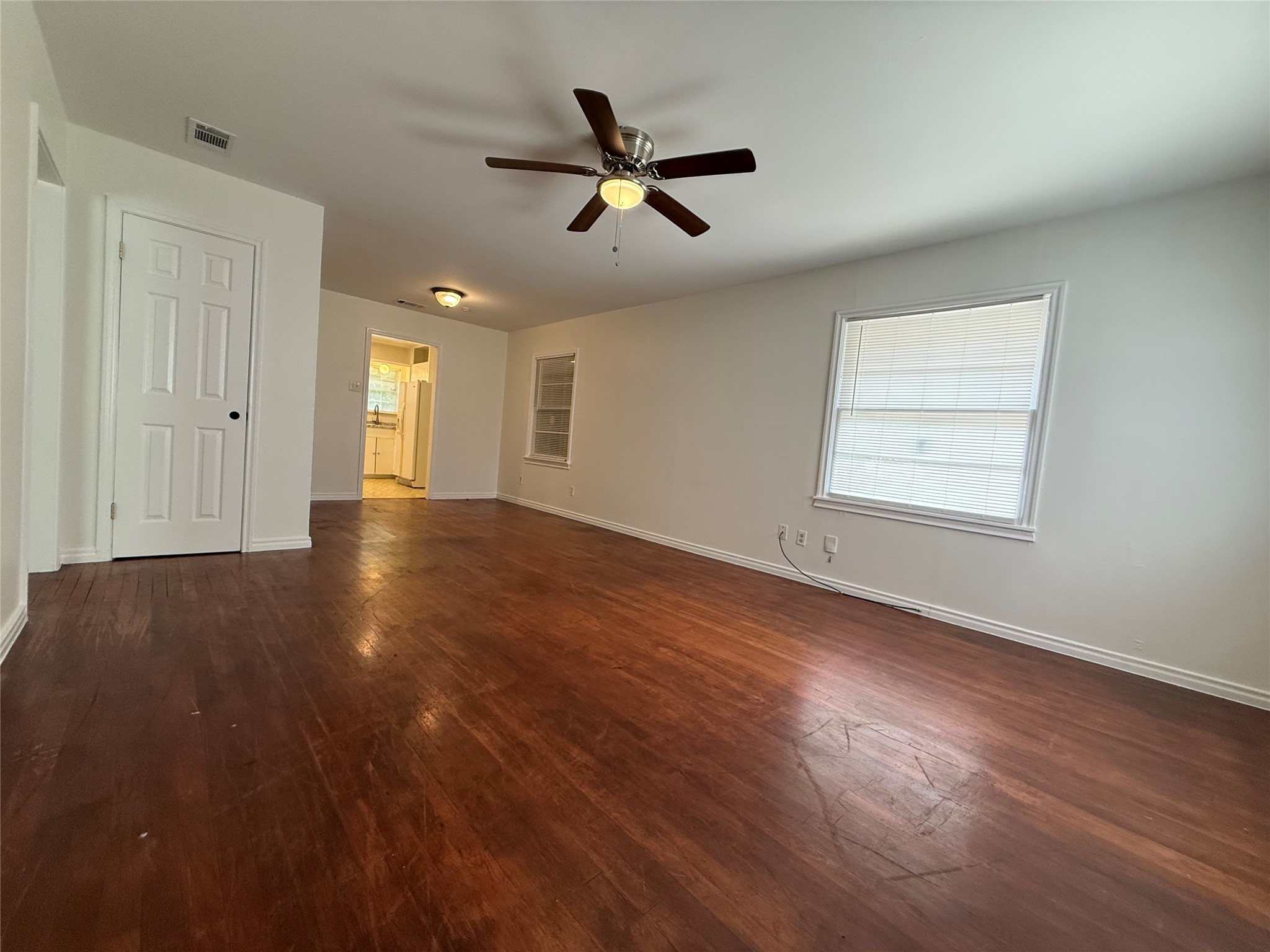 3205 Elva Avenue Dallas TX 75227