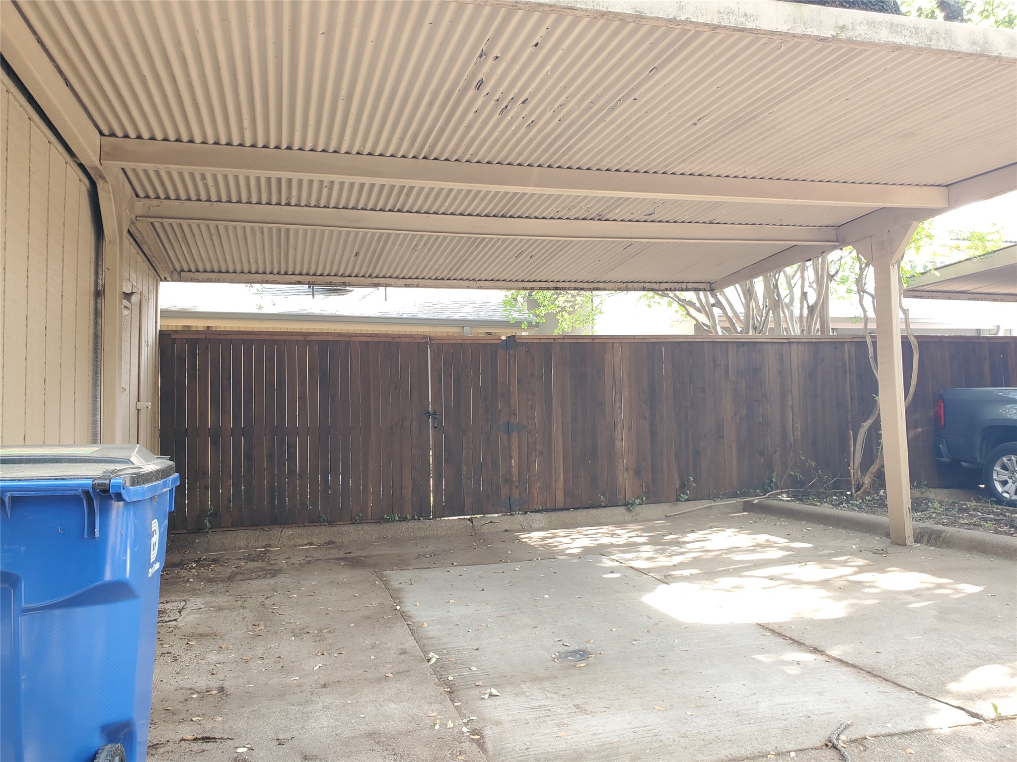 12735 Burninglog Lane Dallas TX 75243