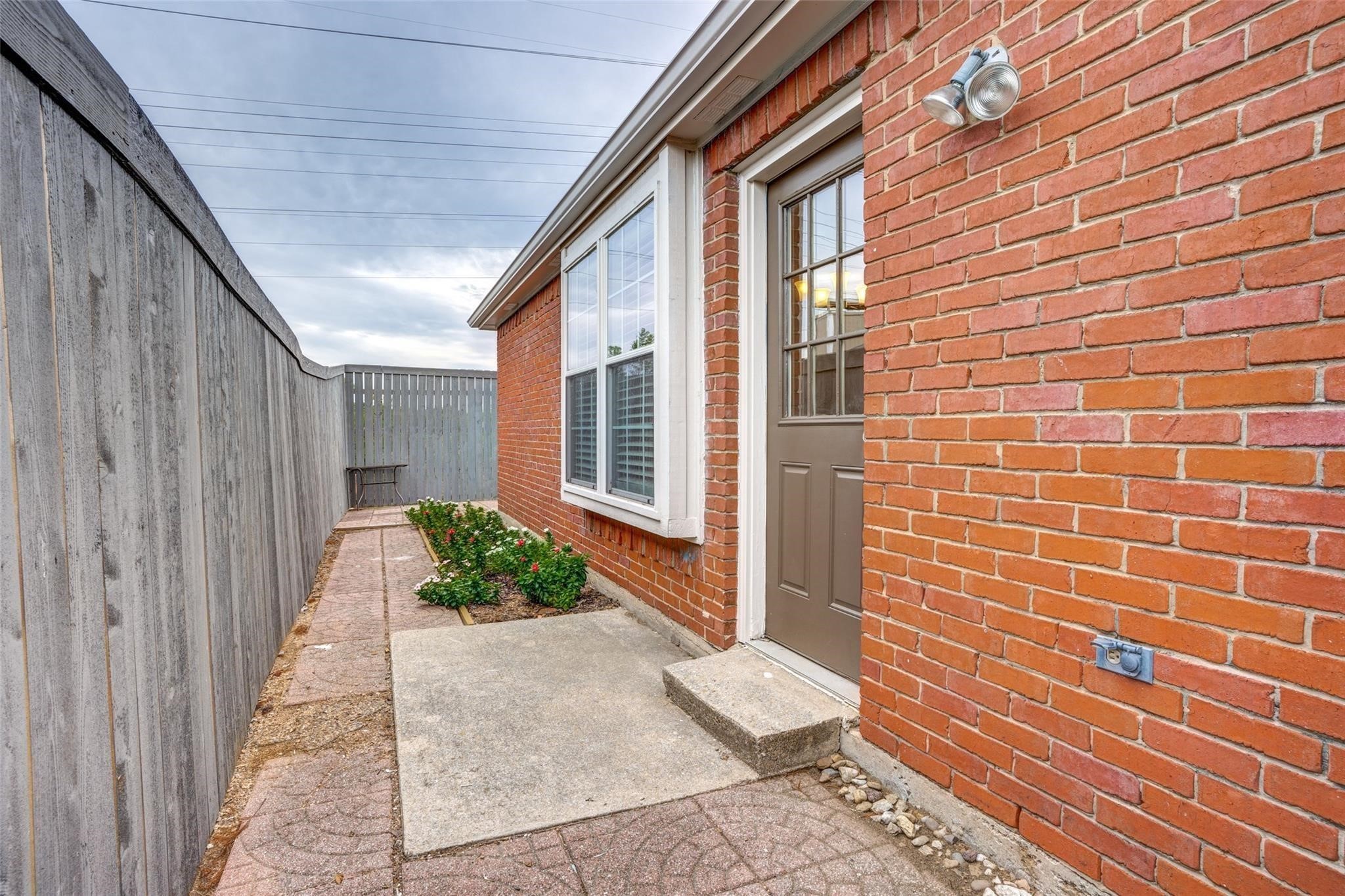 2124 Artherfield Drive Carrollton TX 75006