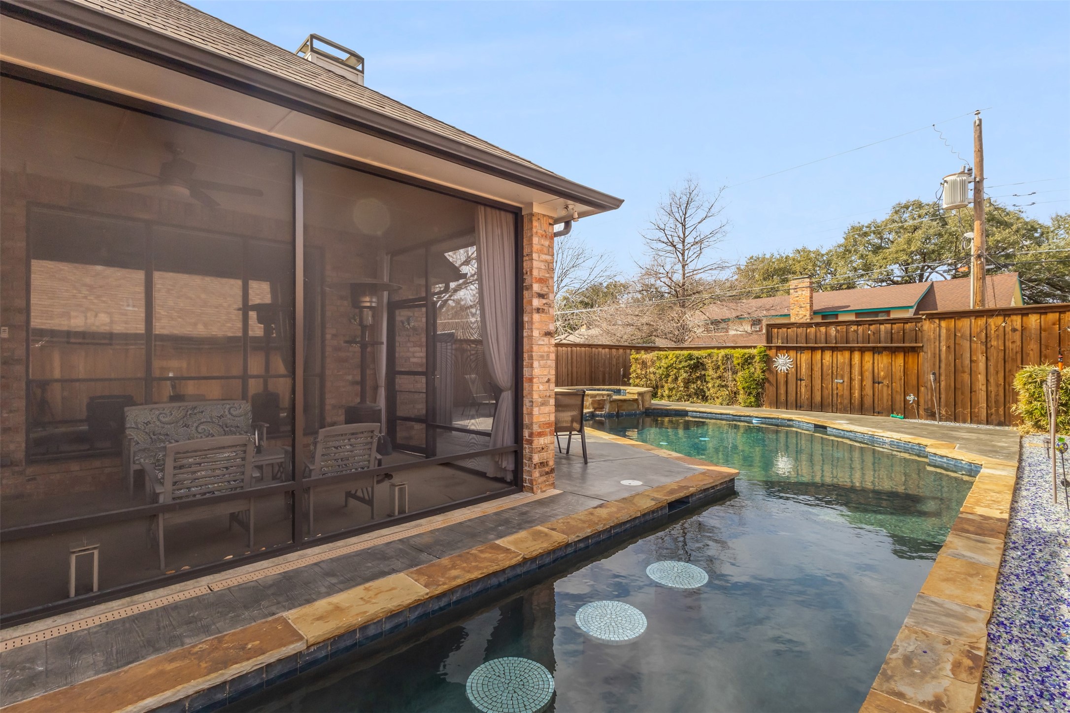 11123 Manorview Circle Dallas TX 75228