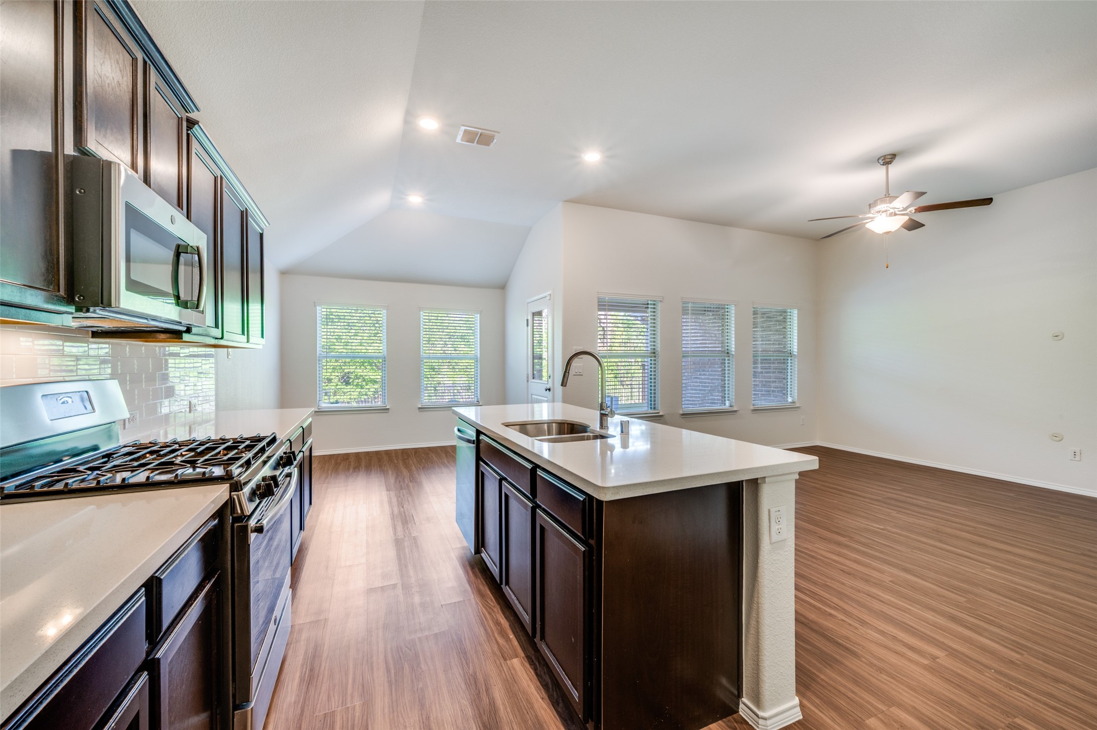 2070 Alamandine Avenue Cross Roads TX 76227
